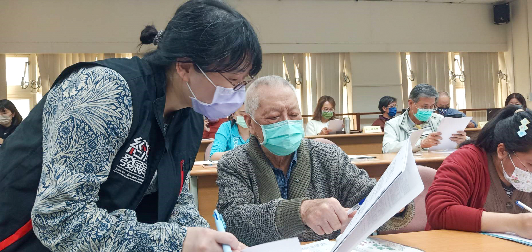 經發局辦理改善計畫說明會，至今已吸引1022家次參與，協助廠商安心納管及改善，邁向合法轉型並永續經營。