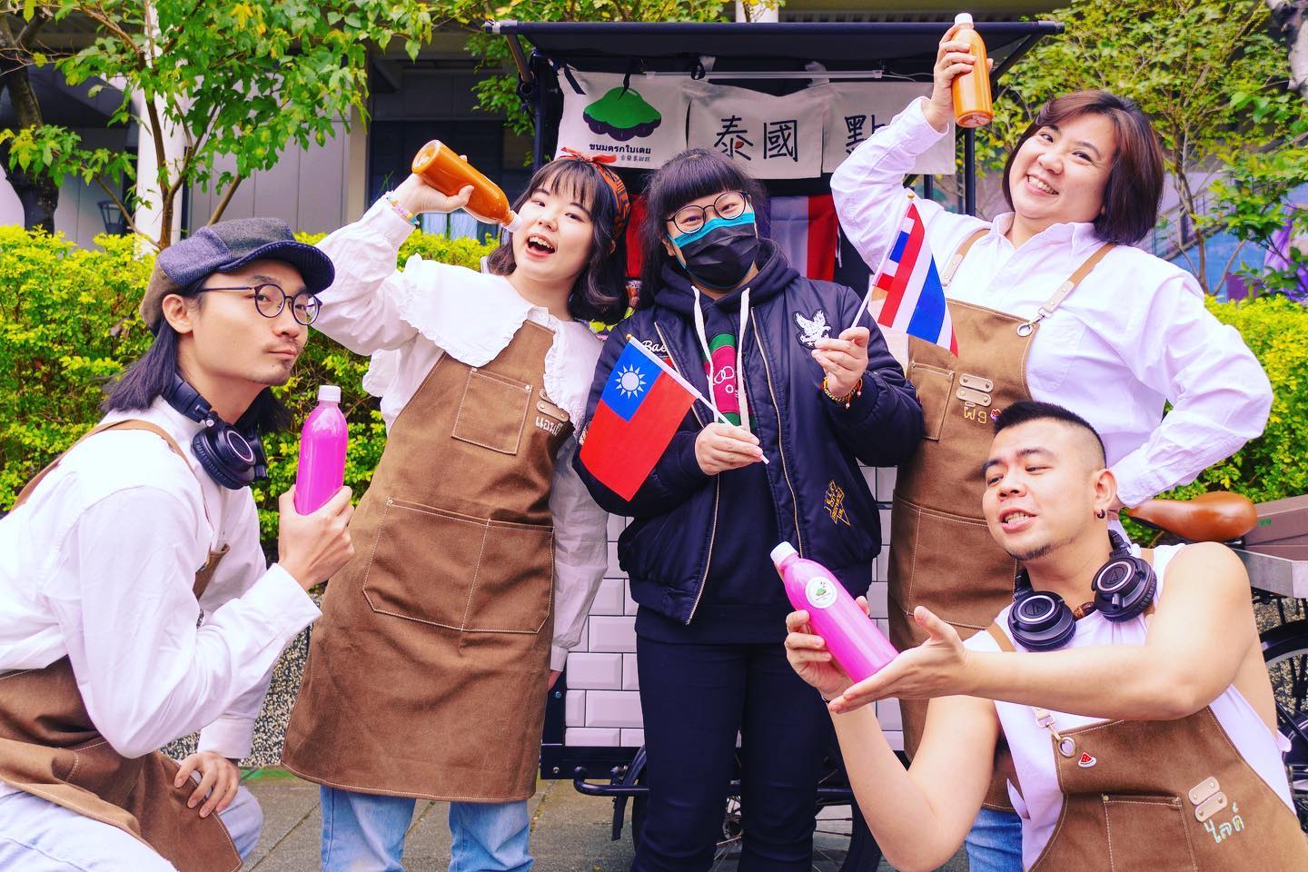 เพลงTHAI Music Shop主持人艾咪與薑黃帶民眾認識各式泰國音樂（圖片由鳴鳴工作室提供）