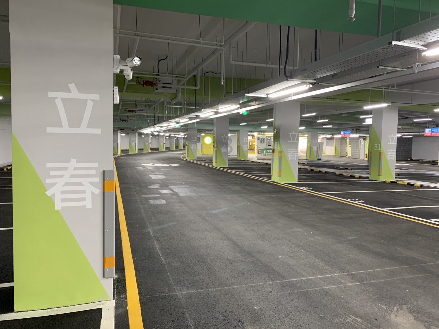 新店區綠湖公園地下停車場有358格汽車位及47格機車位，自今(7)日晚上6時起試營運至4月底