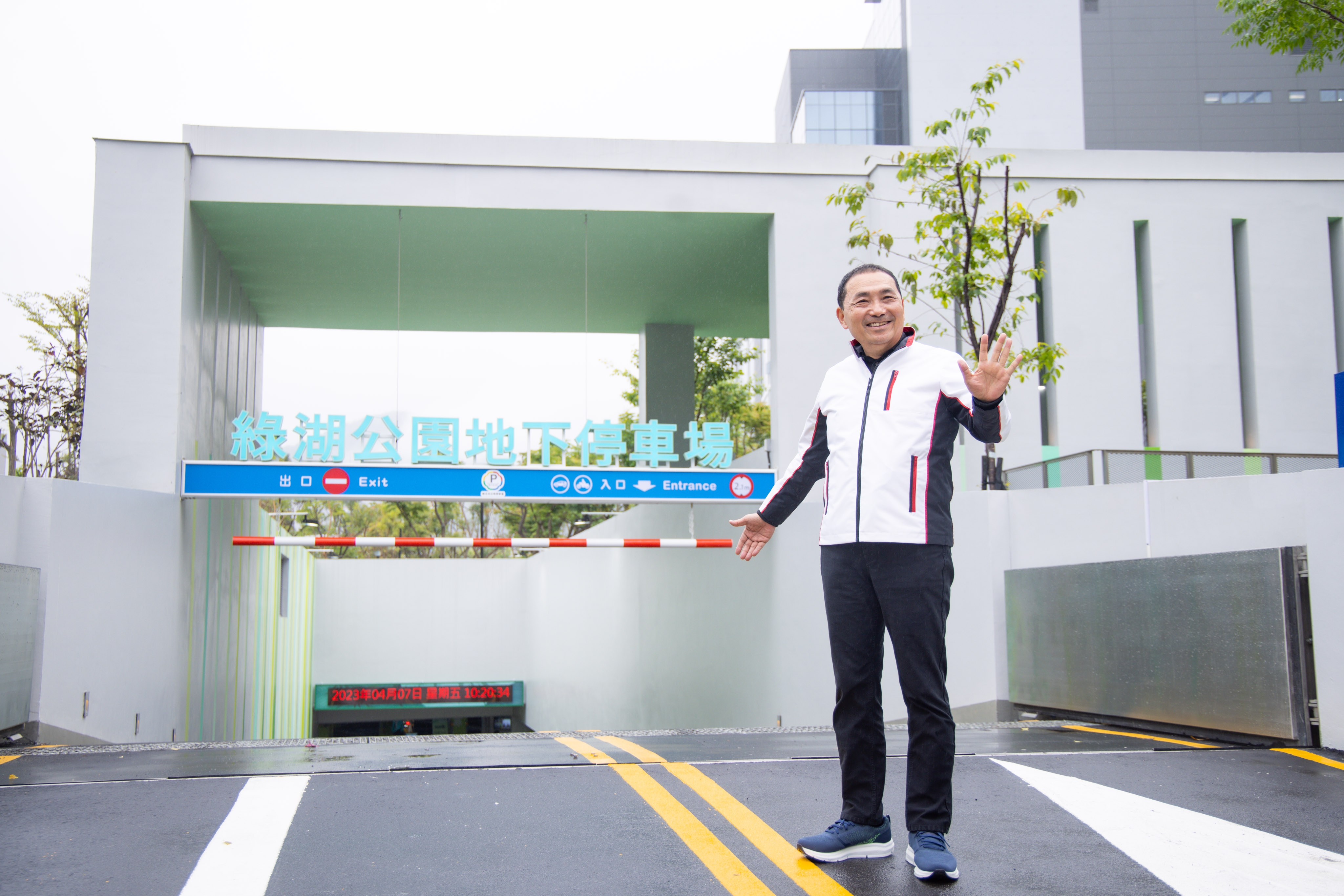 新北五星級全智慧停車場-新店綠湖公園地下停車場嶄新啟用