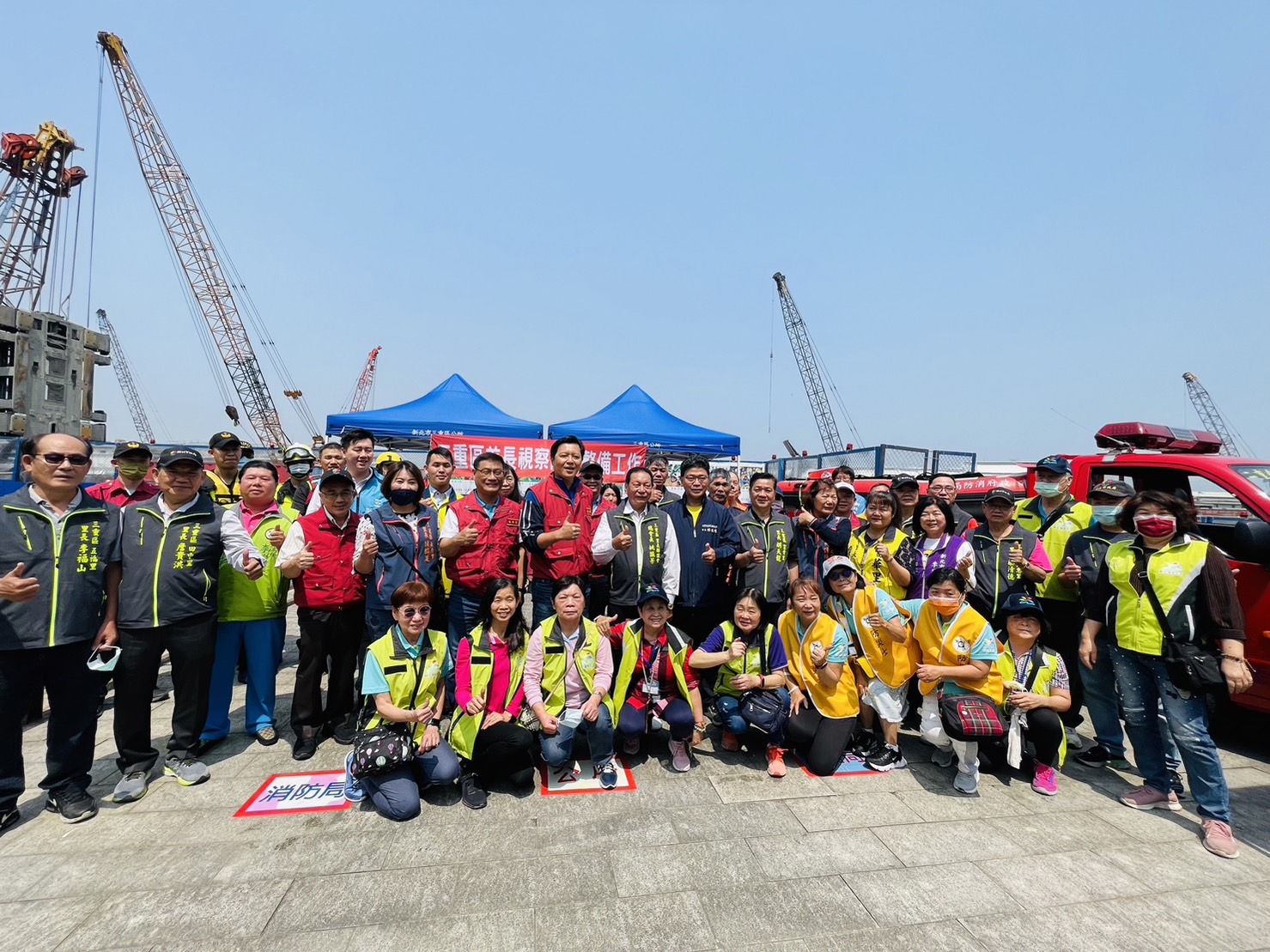 朱惕之副市長率市府團隊視察三重區防汛整備工作，會後與參演人員合影.jpg