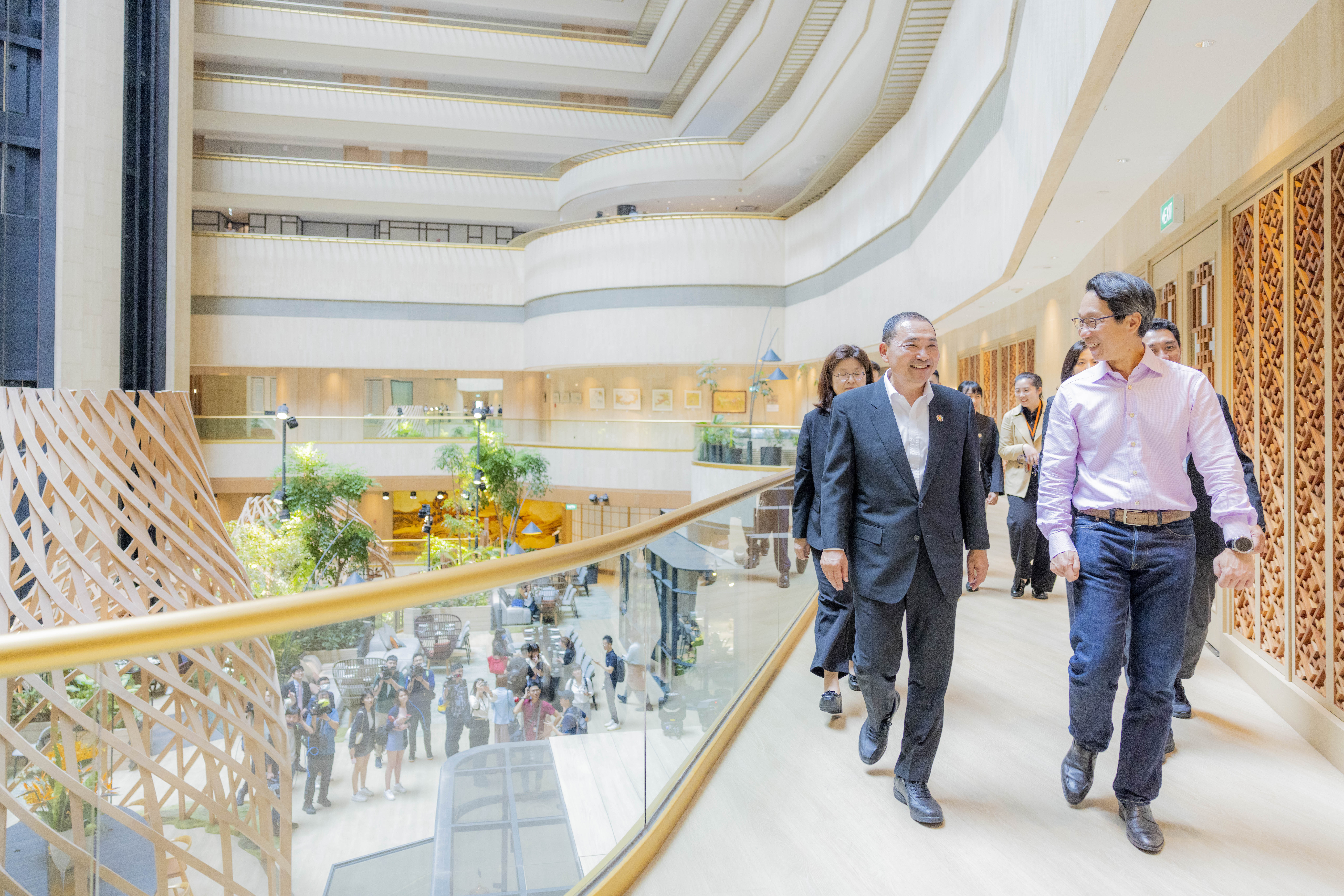 侯友宜市長期盼將新加坡經驗帶回新北市及台灣，做為未來公私部門建物設計參考