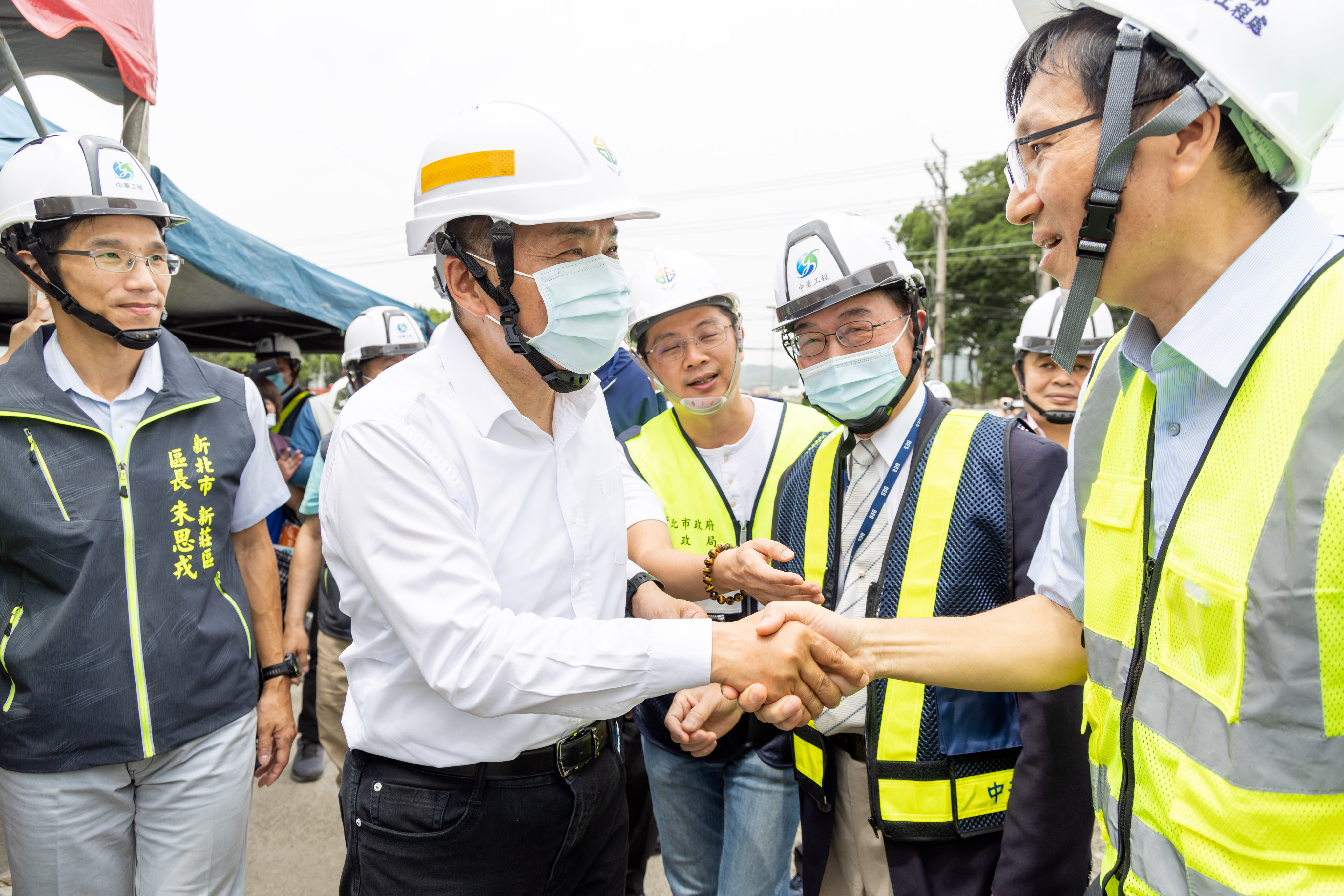 侯友宜市長視察「廣停三」地下滯洪池與平面停車場工程，感謝施工團隊辛勞