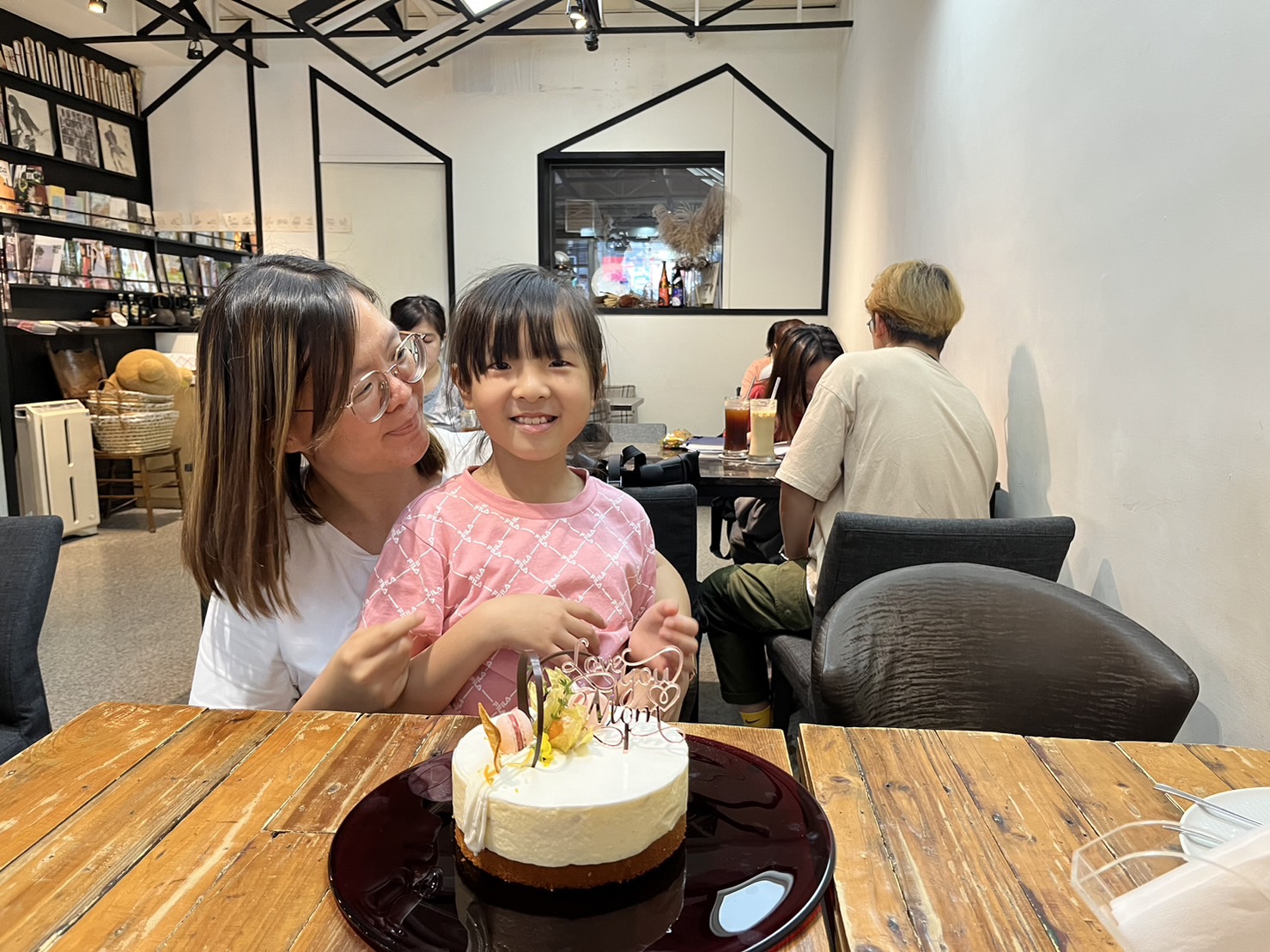 新北惜食餐廳於母親節檔期推出優惠及限定餐點，歡迎民眾來用餐