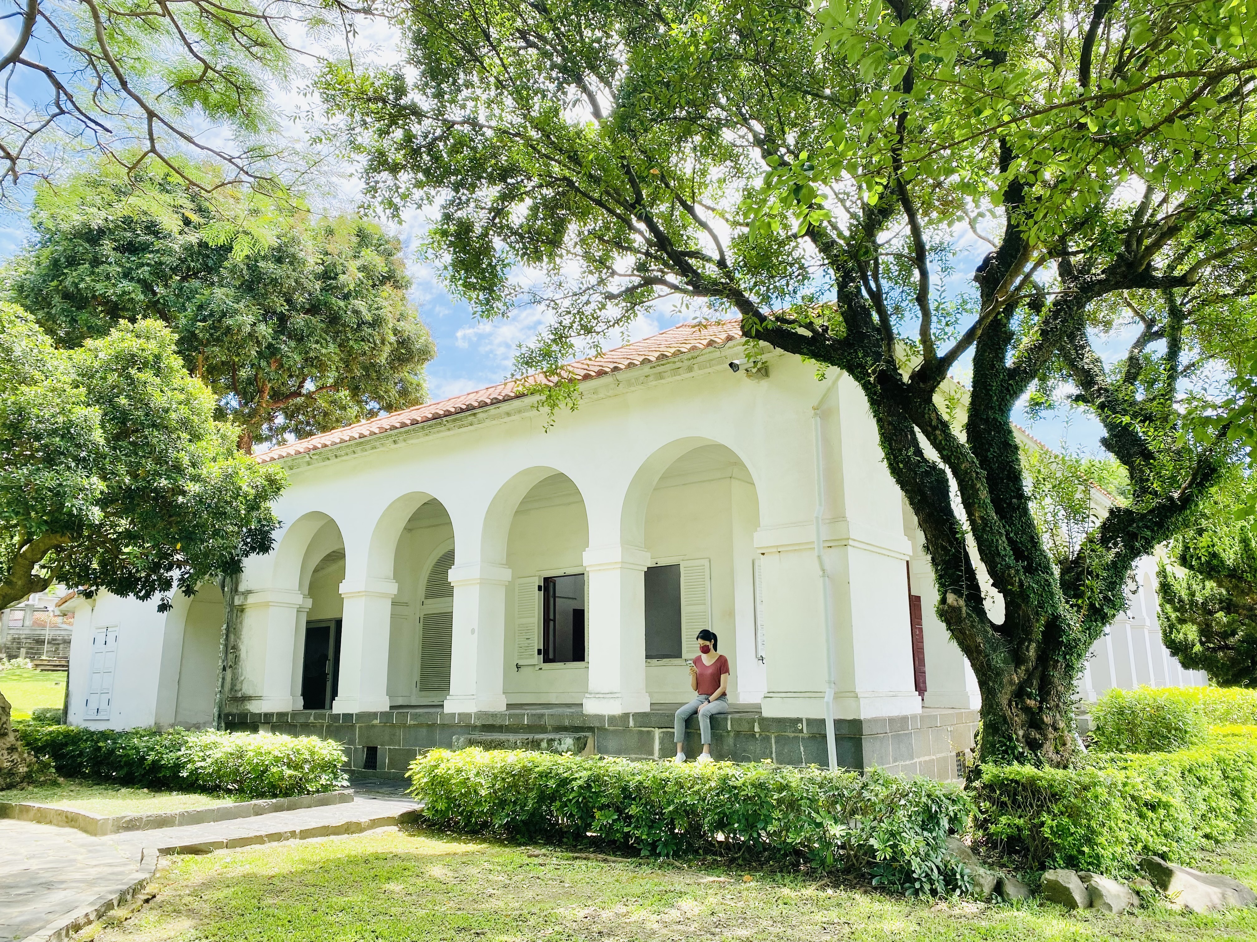 新北市立淡水古蹟博物館在518國際博物館日推出「518微逛古蹟輕旅行」，完成集章活動，就能到前清淡水關稅務司官邸（小白宮）換保久乳及春一枝冰棒。