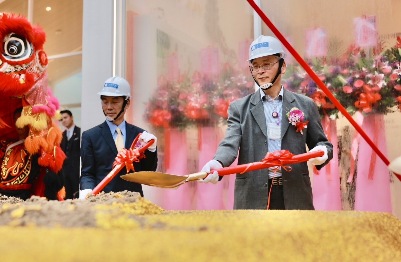 新北市府都市更新處長林炳勲今日參加新北市五股明德路上防災都更的開工動土典禮。