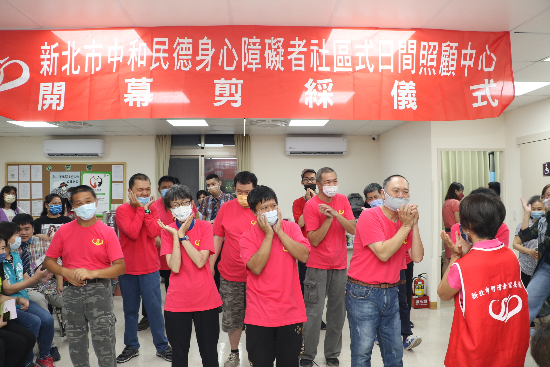 民德社區日照中心學員開心啟用  以手語歌表達對各界的感謝