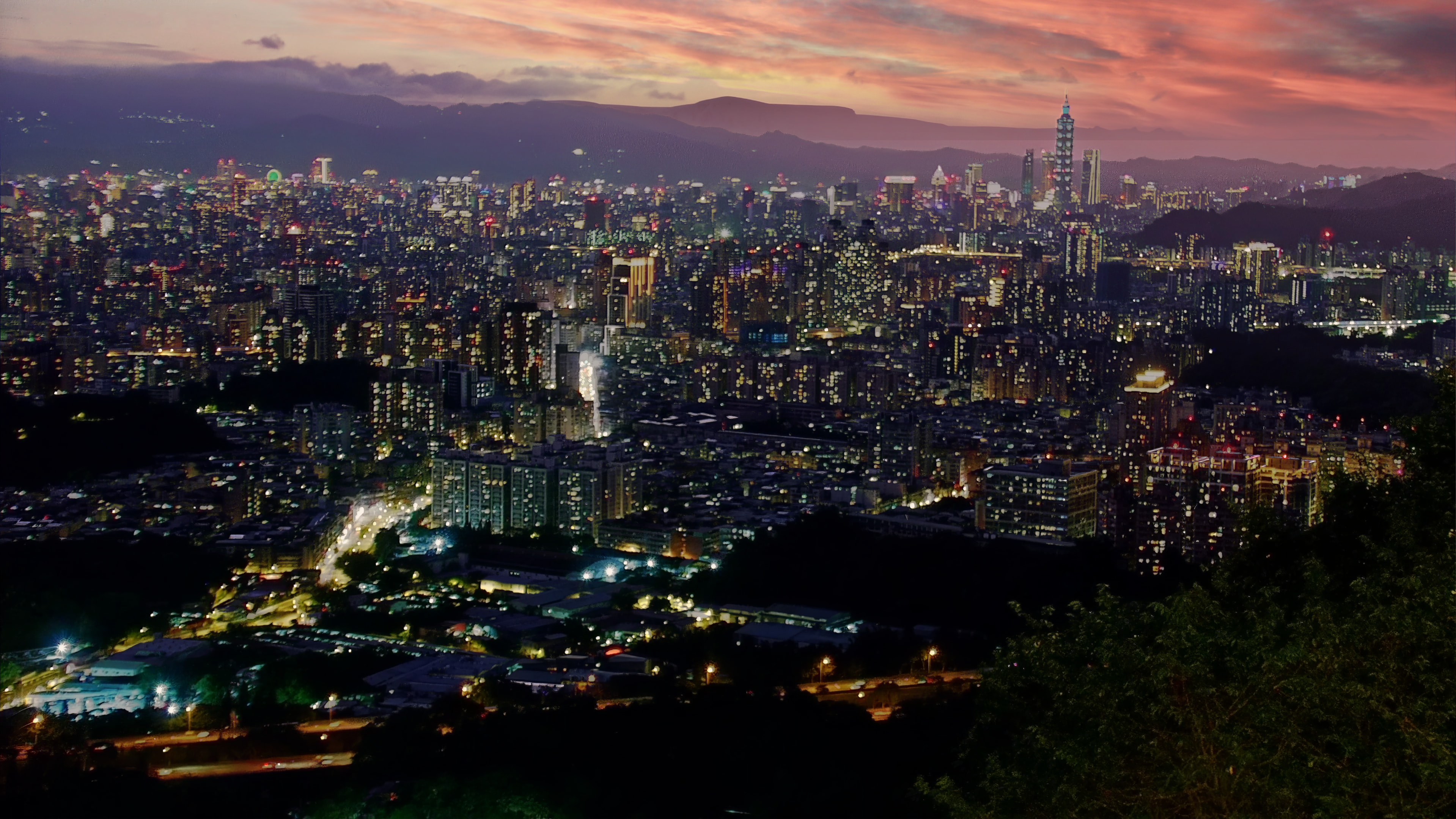 有了4K即時影像烘爐地百萬夜景盡收眼底。