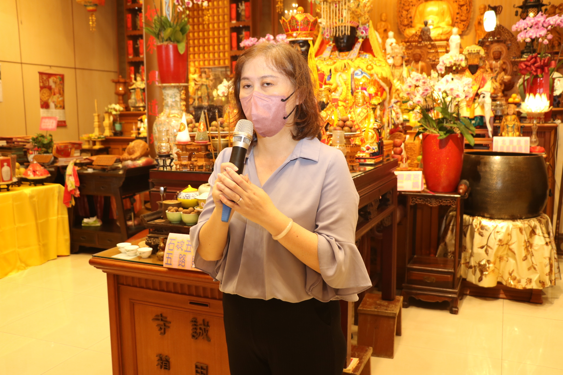 社會局社工科長劉文湘表示  聖慈山慈誠寺響應侯友宜市長好日子愛心大平台的號召  已累計捐贈民生物資市值高達610萬多元  幫助無數的弱勢家庭