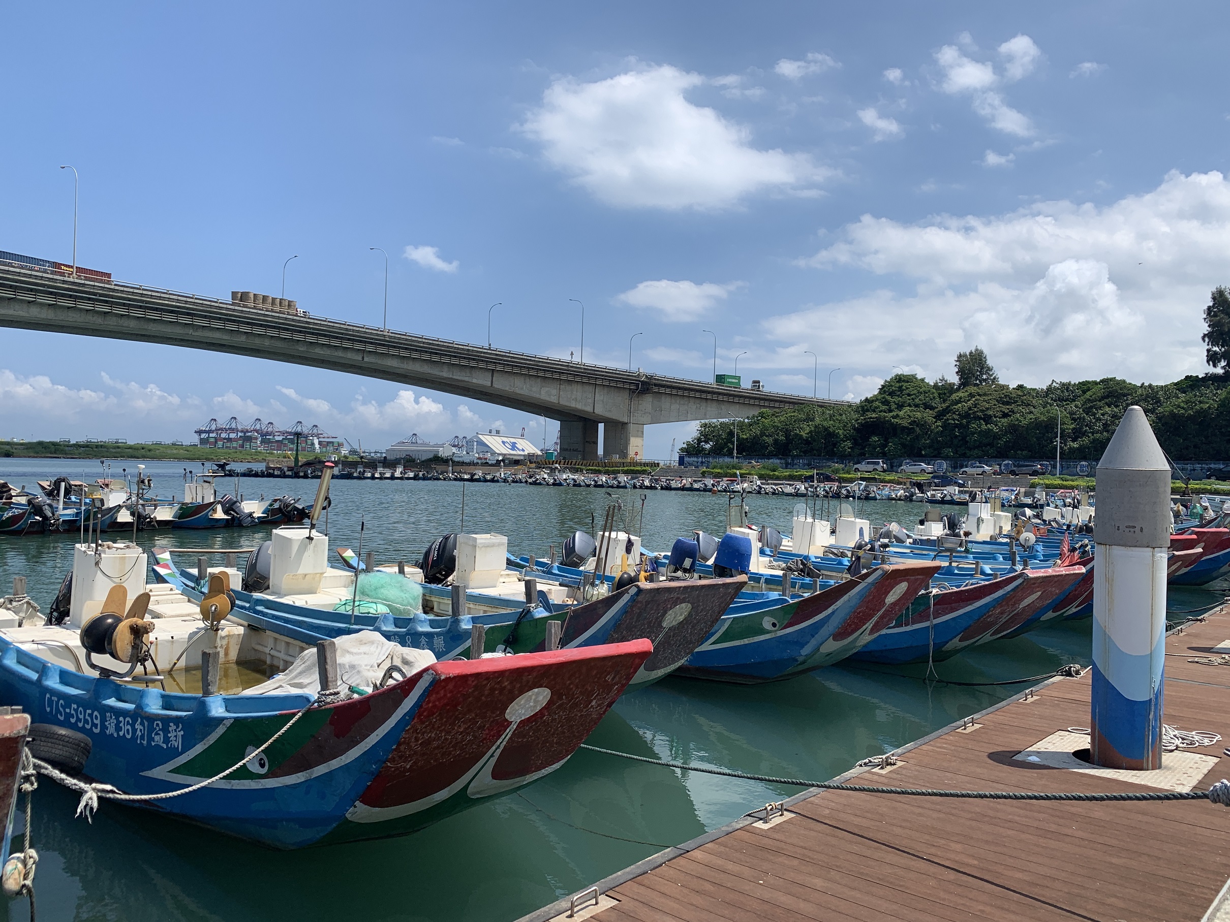圖2_隱身在臺北港內的下罟子漁港