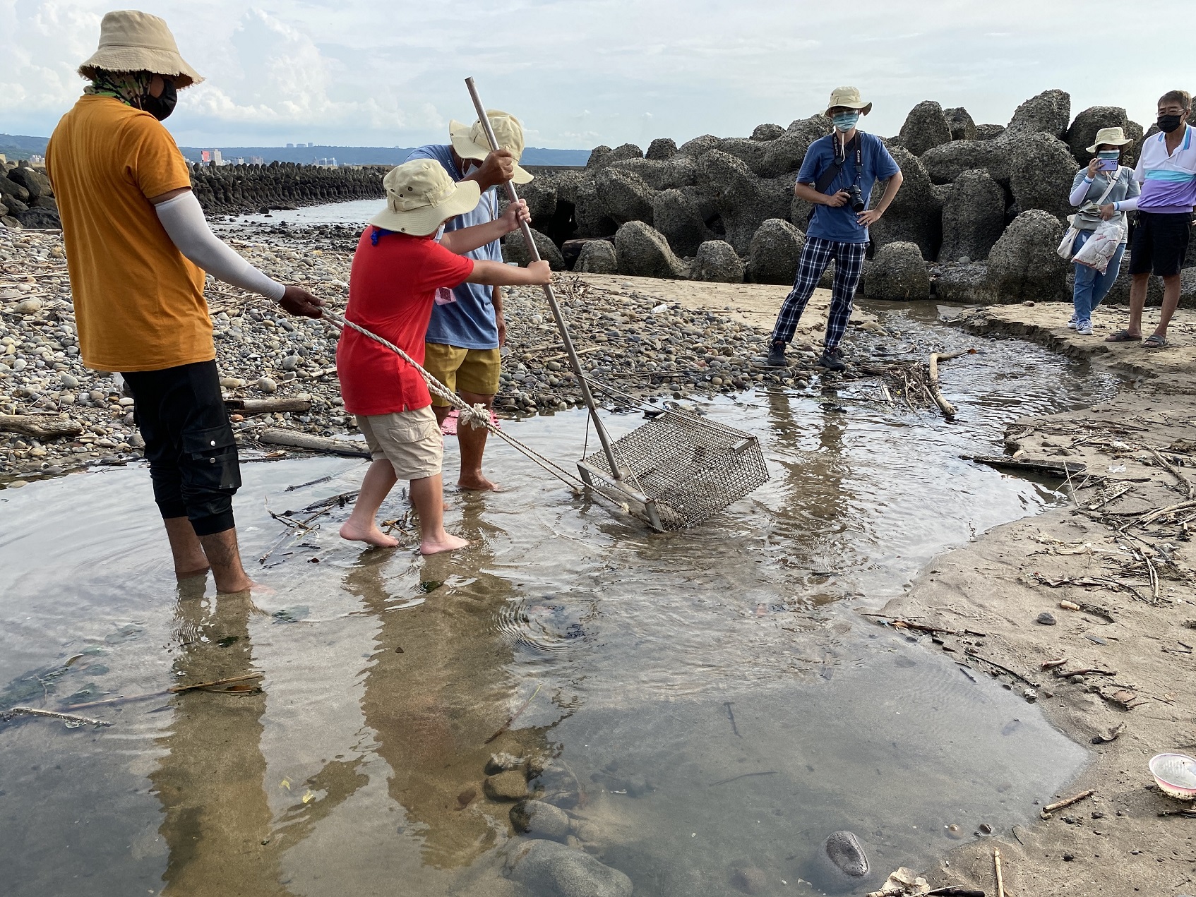 圖6_百年漁業文化&mdash;耙文蛤 (淡水區漁會提供)