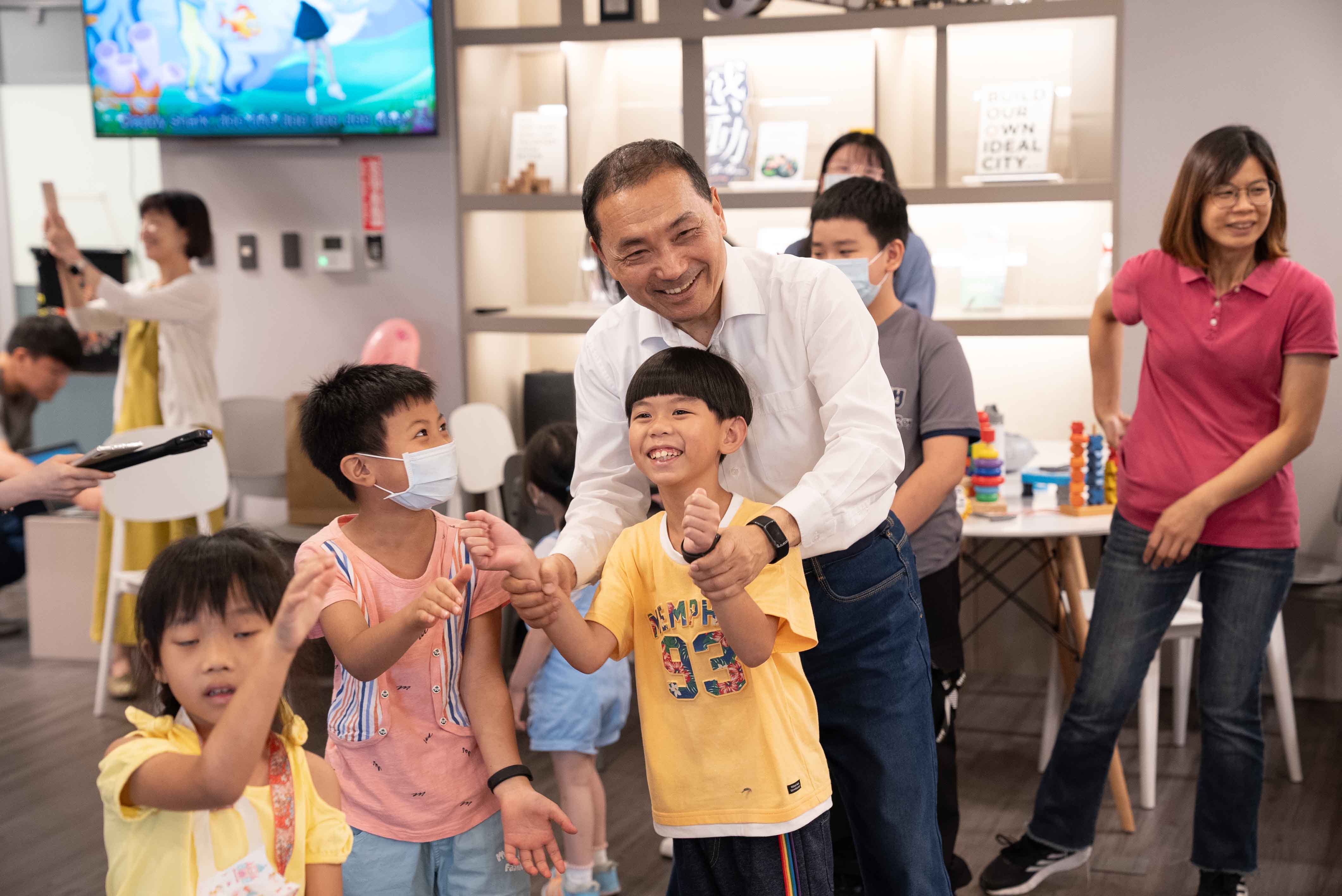 新北市政府新聞局Family同樂日今（20）日溫馨登場，市長侯友宜也驚喜現身