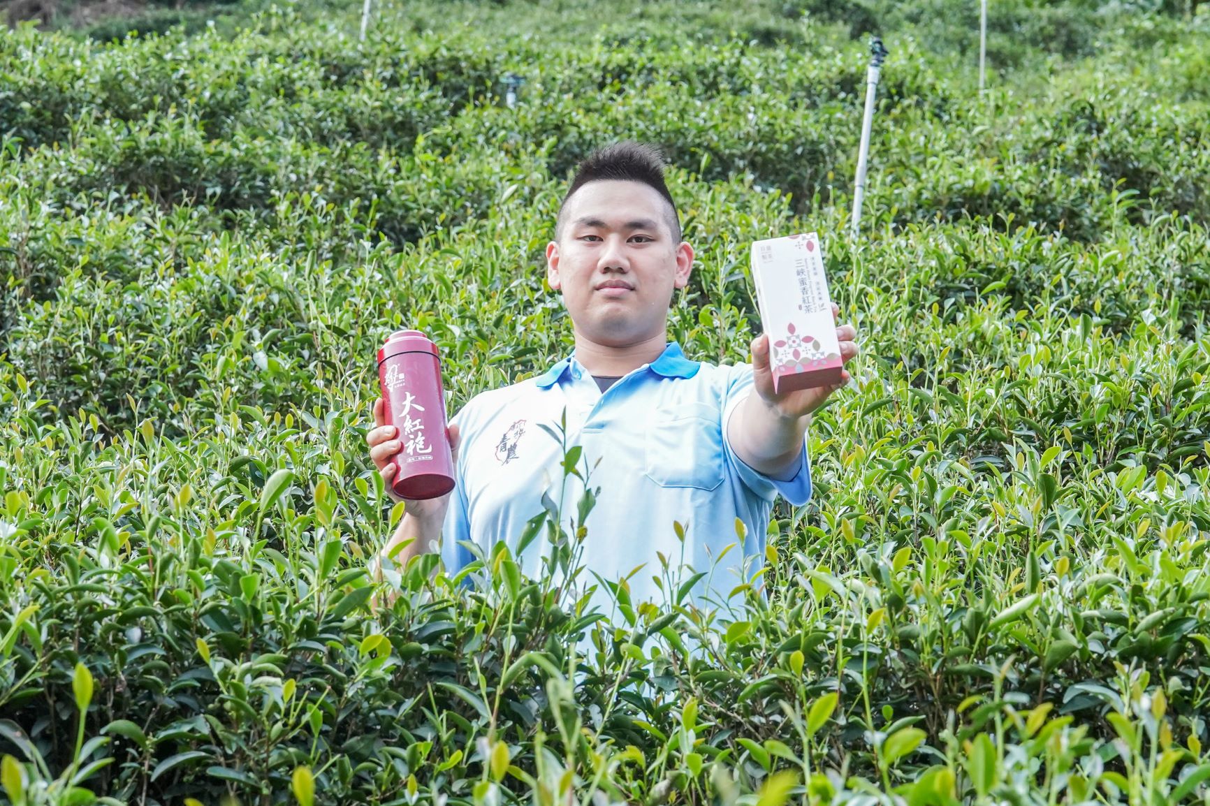 87年次首次獲得特等獎的周子耀，是家中第八代，與父親周平國共同經營日盛茶行
