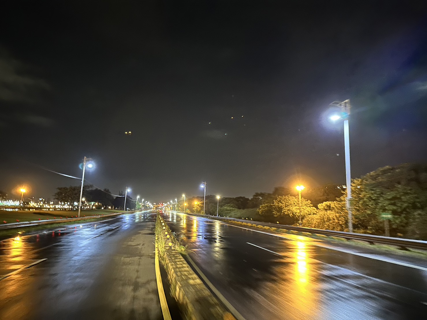 二重疏洪道水位已退且道路已清洗完成