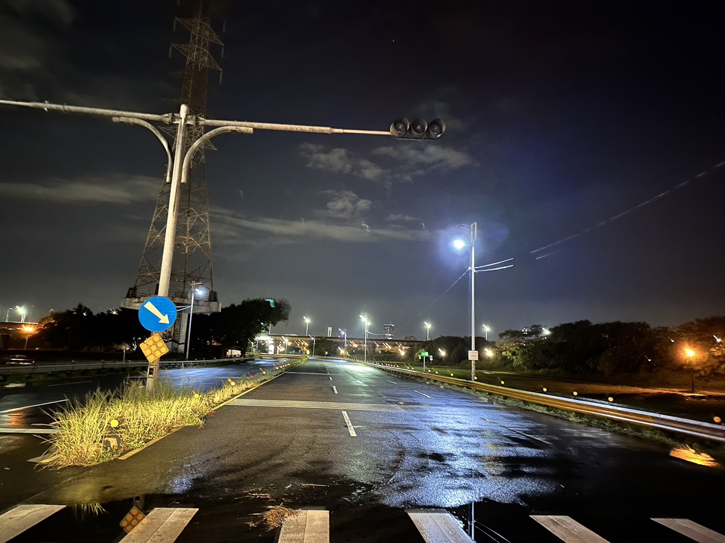二重疏洪道道路已清洗完成