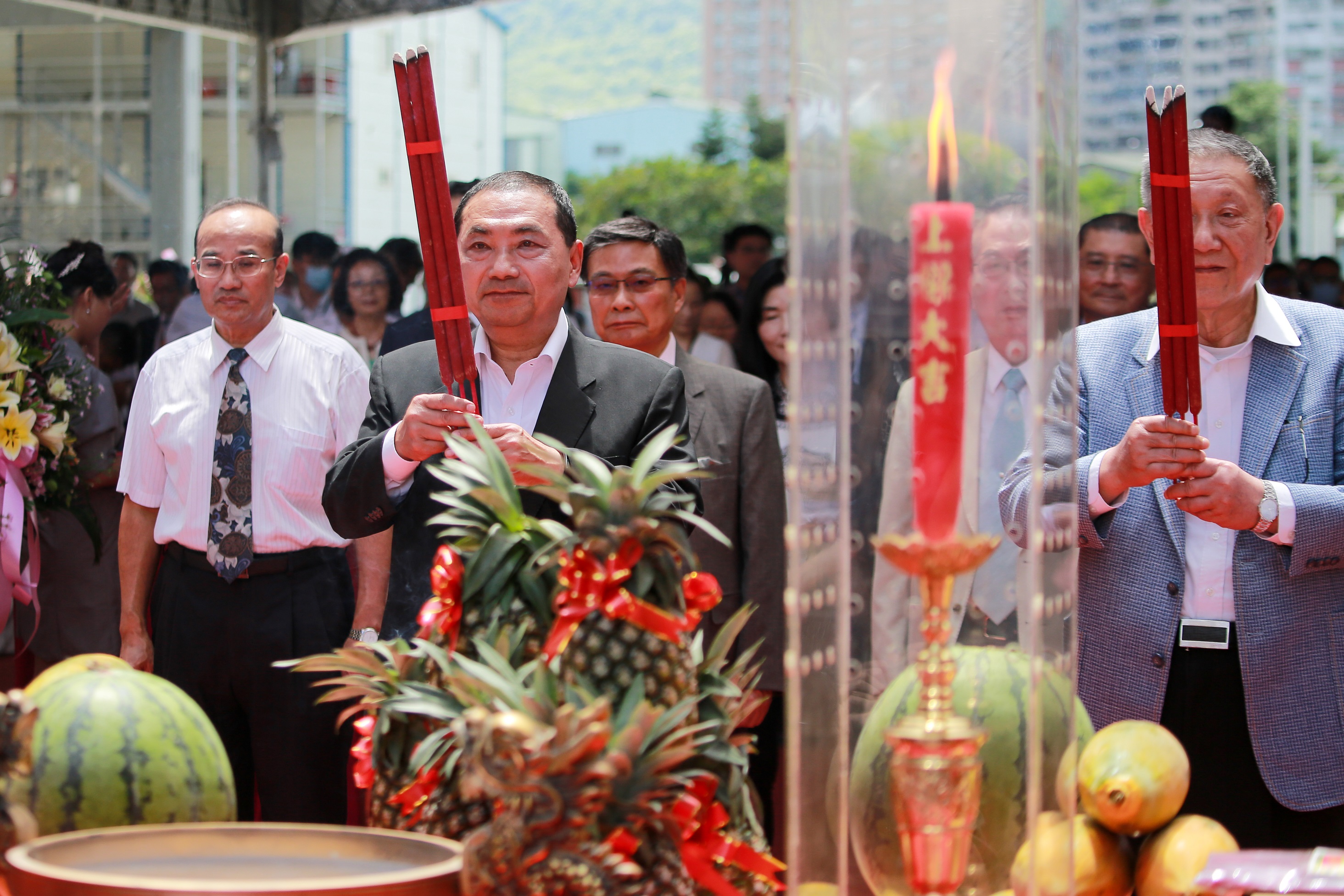 今(14)日於土城工業區盛大舉辦上梁典禮，新北市長侯友宜亦到場祝賀，與威京總部集團沈慶京主席共同祈求工程順利圓滿。