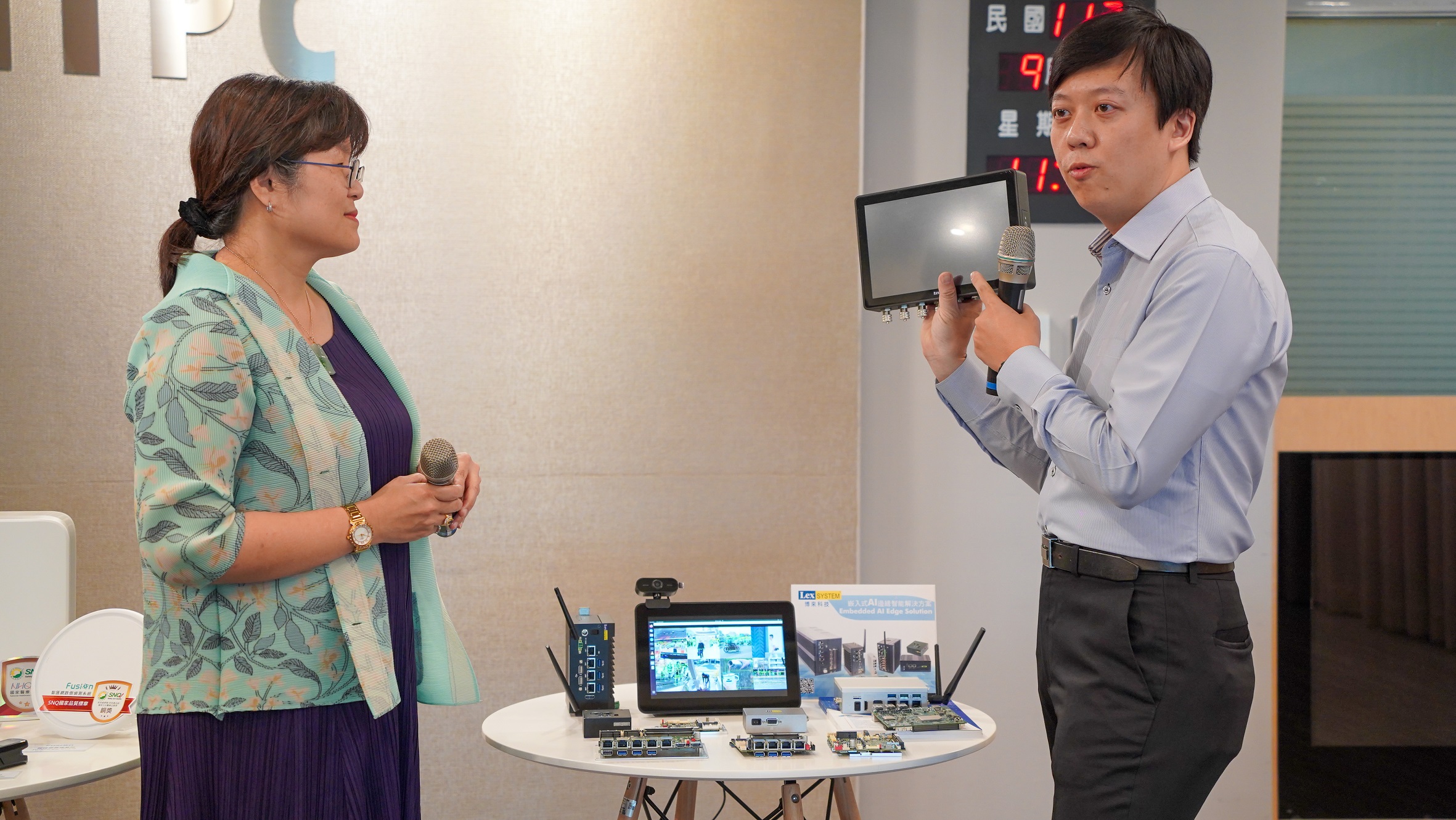 博來科技股份有限公司推出極輕巧外型內建Hailo-8&trade; AI加速器，不僅適用於各種有空間限制的安裝環境，更滿足複雜Al邊緣運算需求。