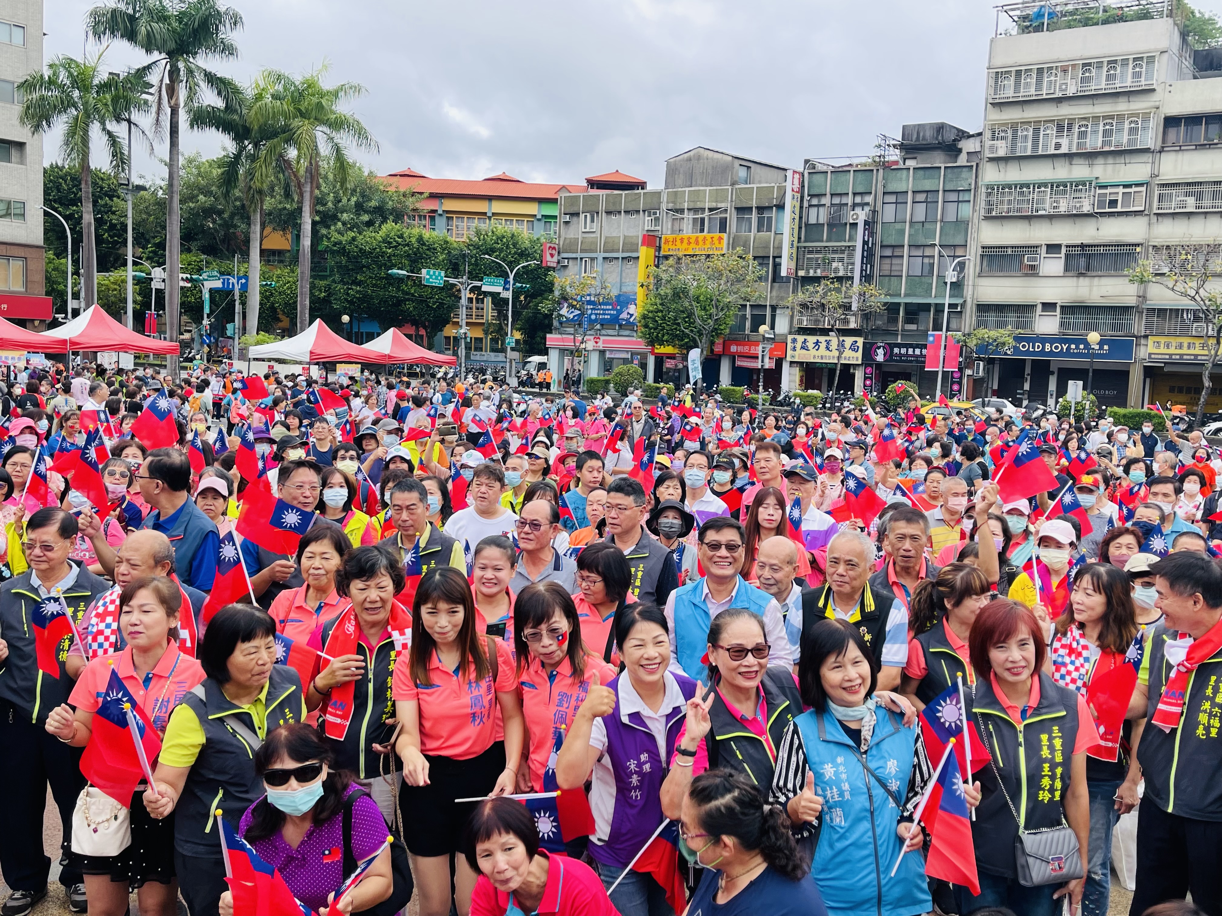 光輝十月、旗海飄揚，112年三重國慶升旗活動圓滿。