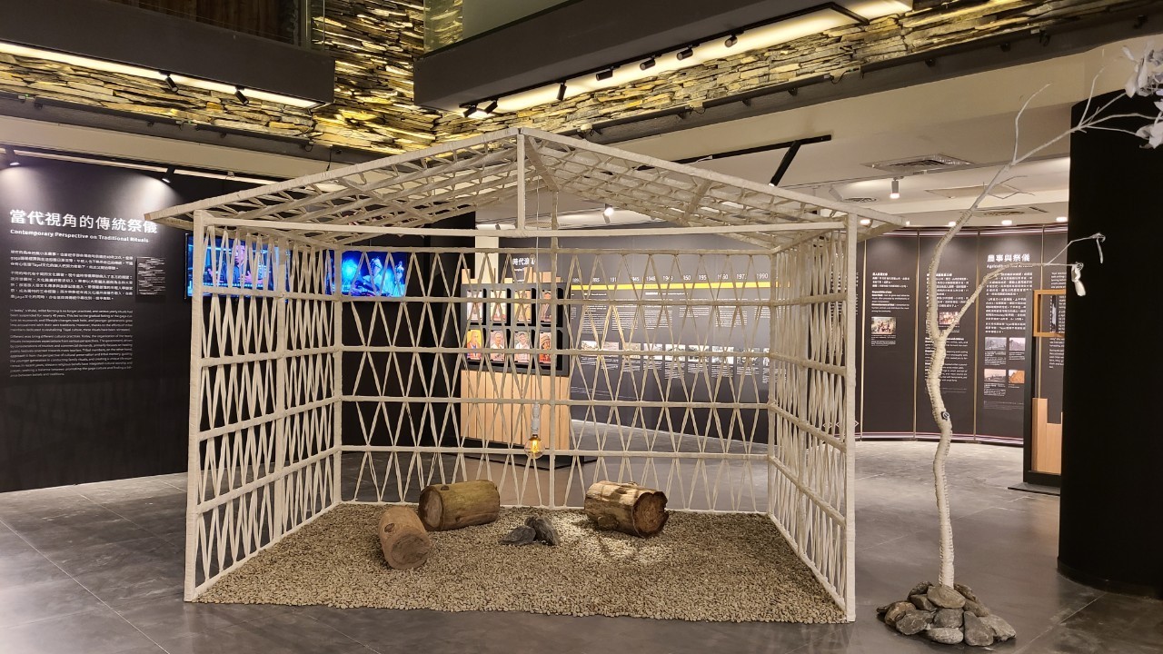 烏來藝術家尤幹尤勞 Yukan Yulaw 作品《家屋》，表達泰雅族歲時祭儀中團結與分享的象徵意涵。(圖/新北市政府原民局提供)