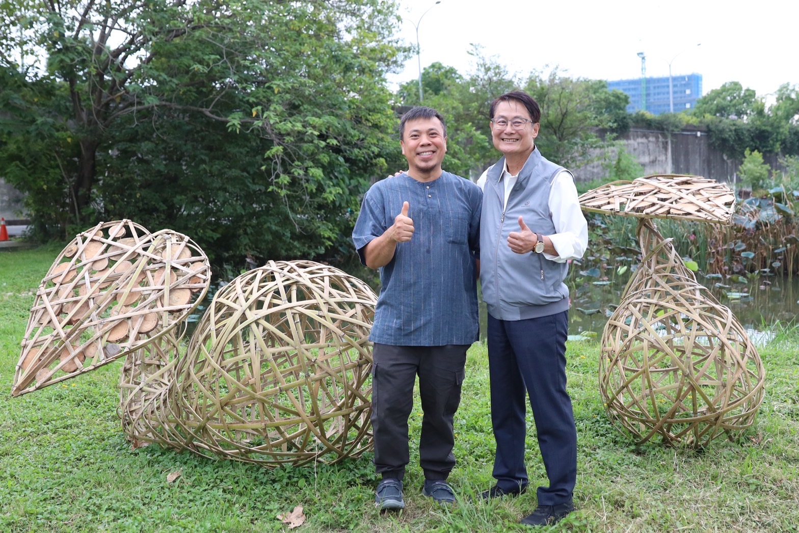 張國耀作品『淼芽』水滴主體在濕地的各角落