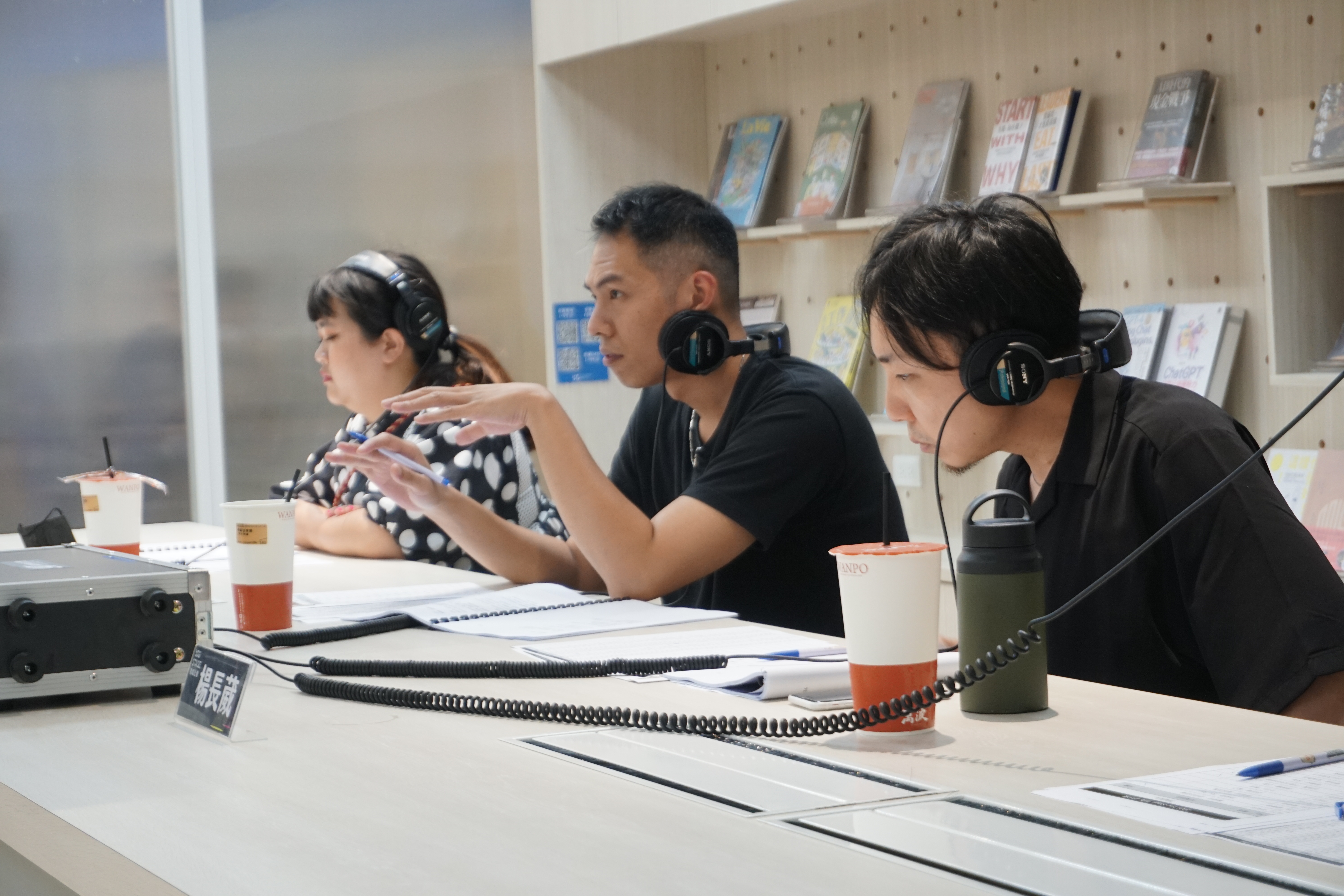 (由左至右)游怡婷、柳季豪及楊長葳擔任《You Stage 歌唱比賽》初賽評審。