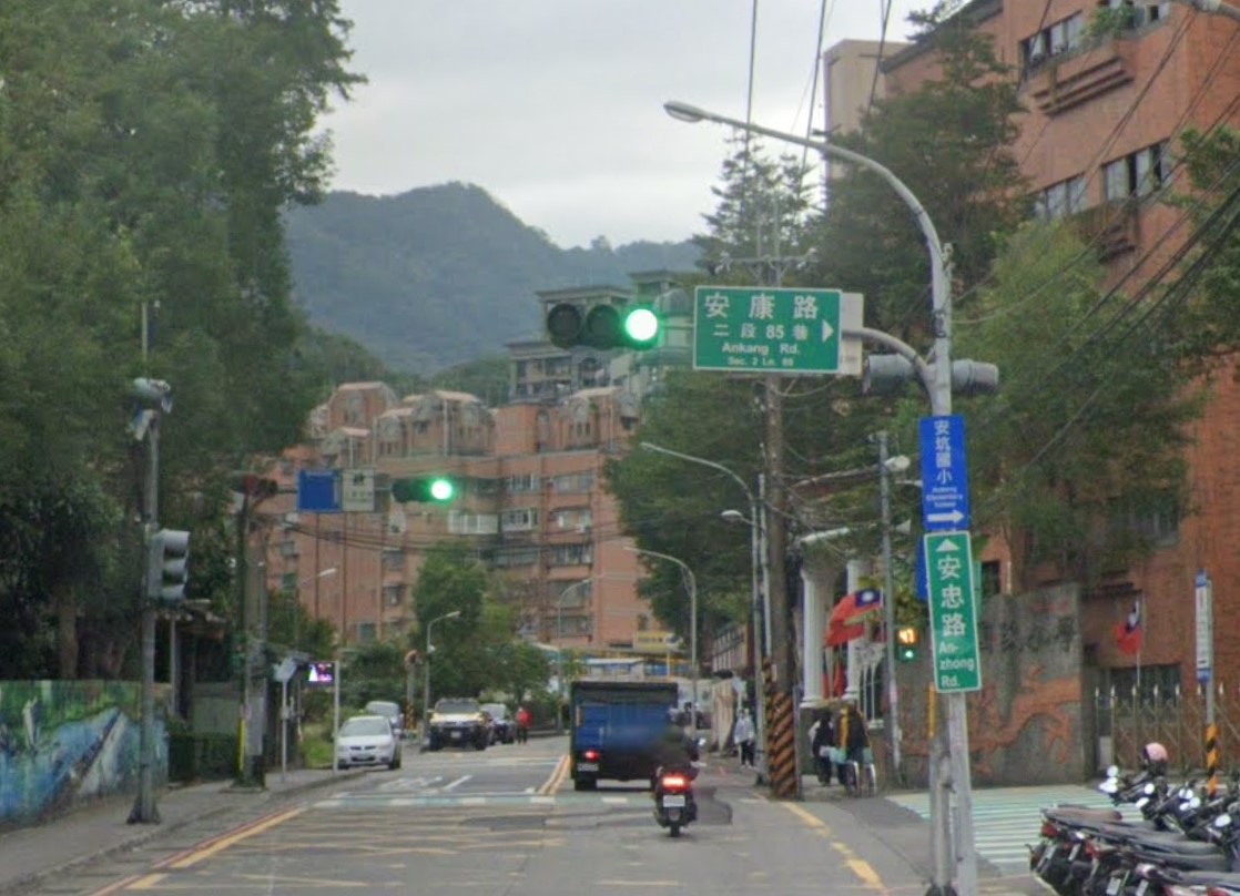 學校周邊清晨調整三色運作