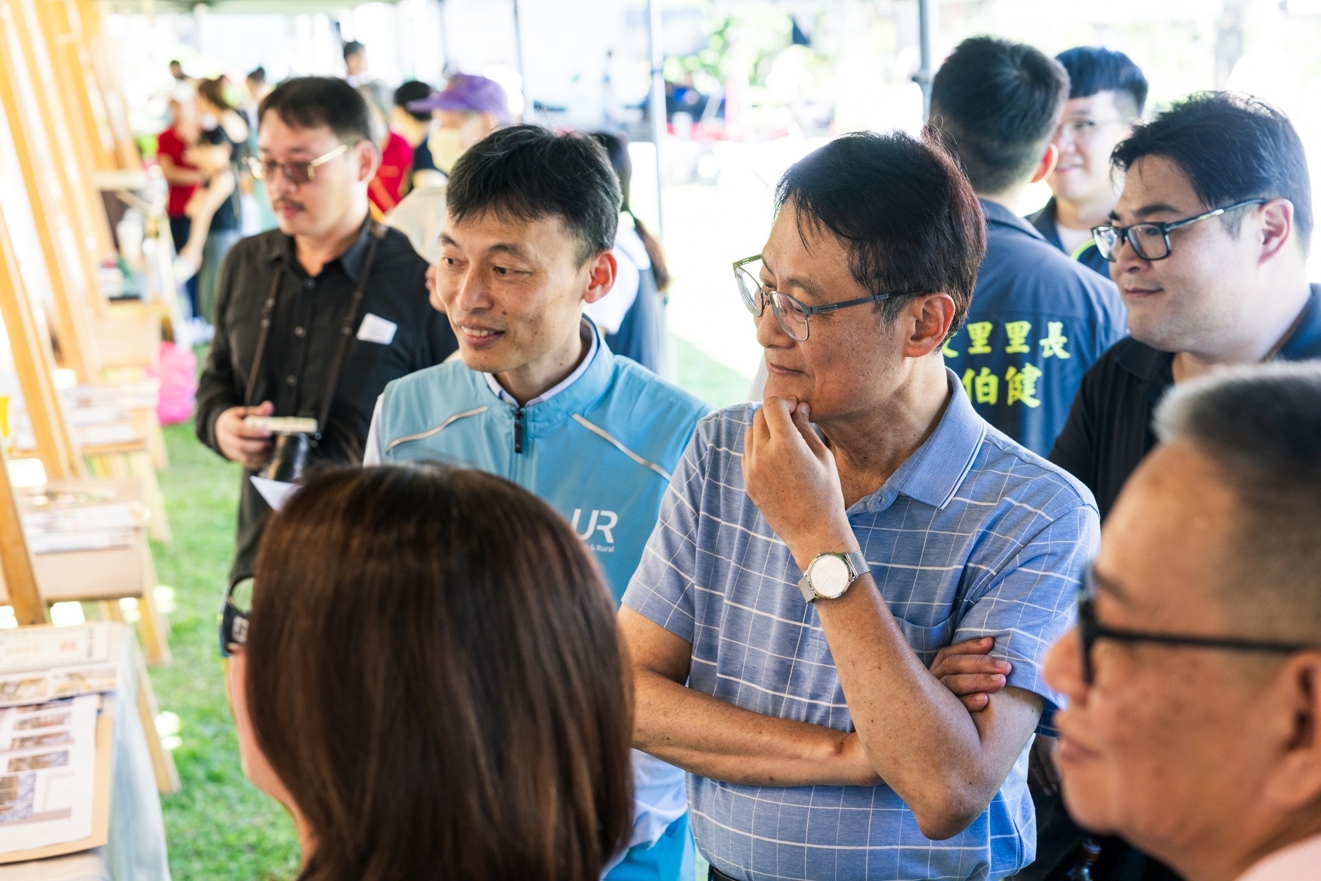 新北副市長陳純敬觀摩現場社區環境改造成果分享。