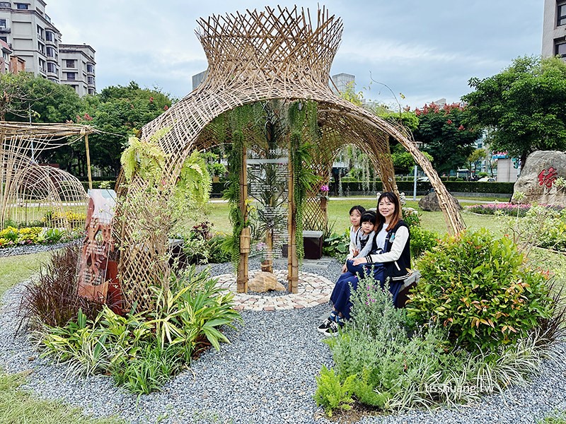 現在於柳堤公園展出的作品也成為親子闔家一齊拍照的必取景點。FB：Tiss玩味食尚提供