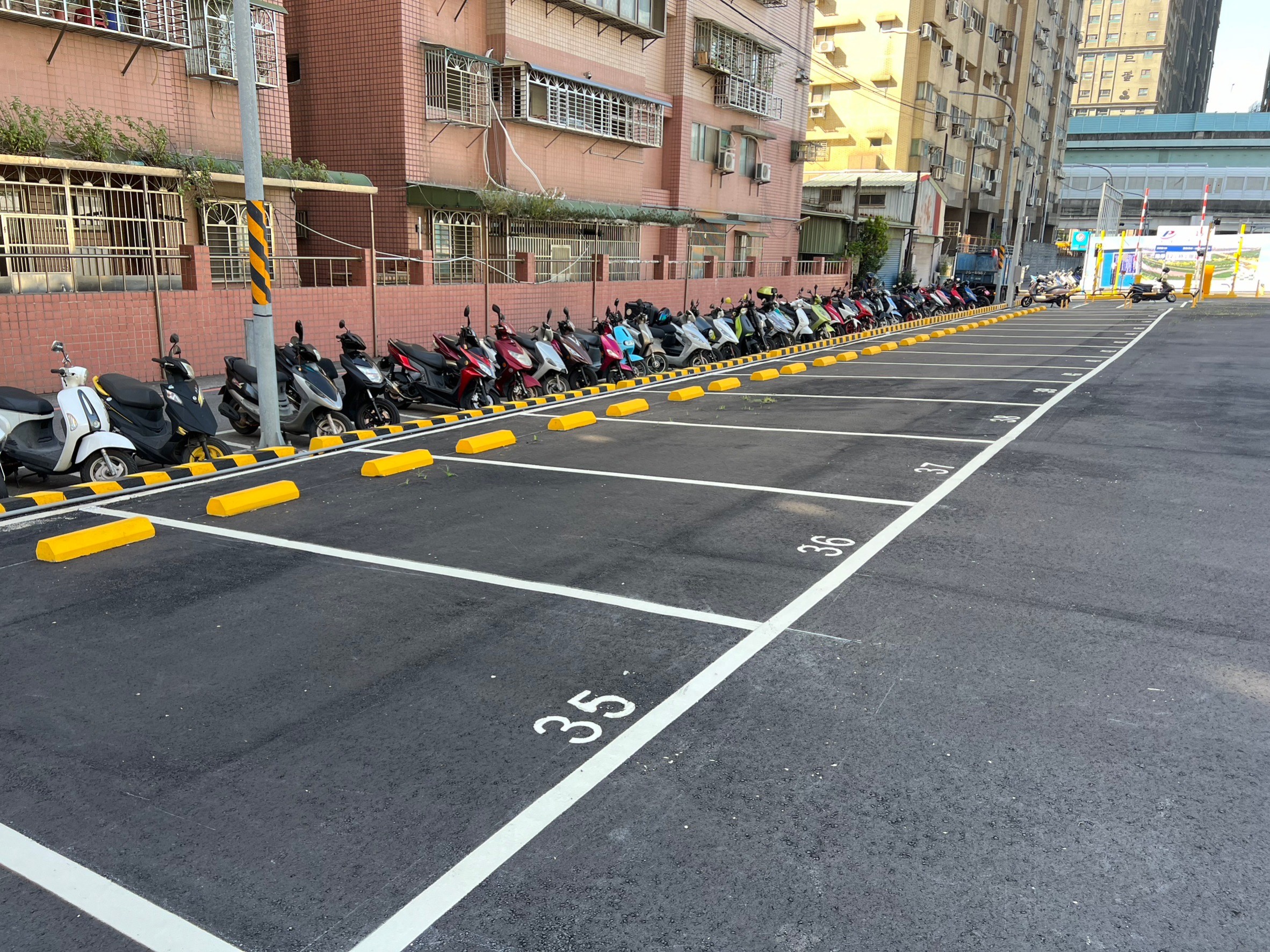 停車場內環境