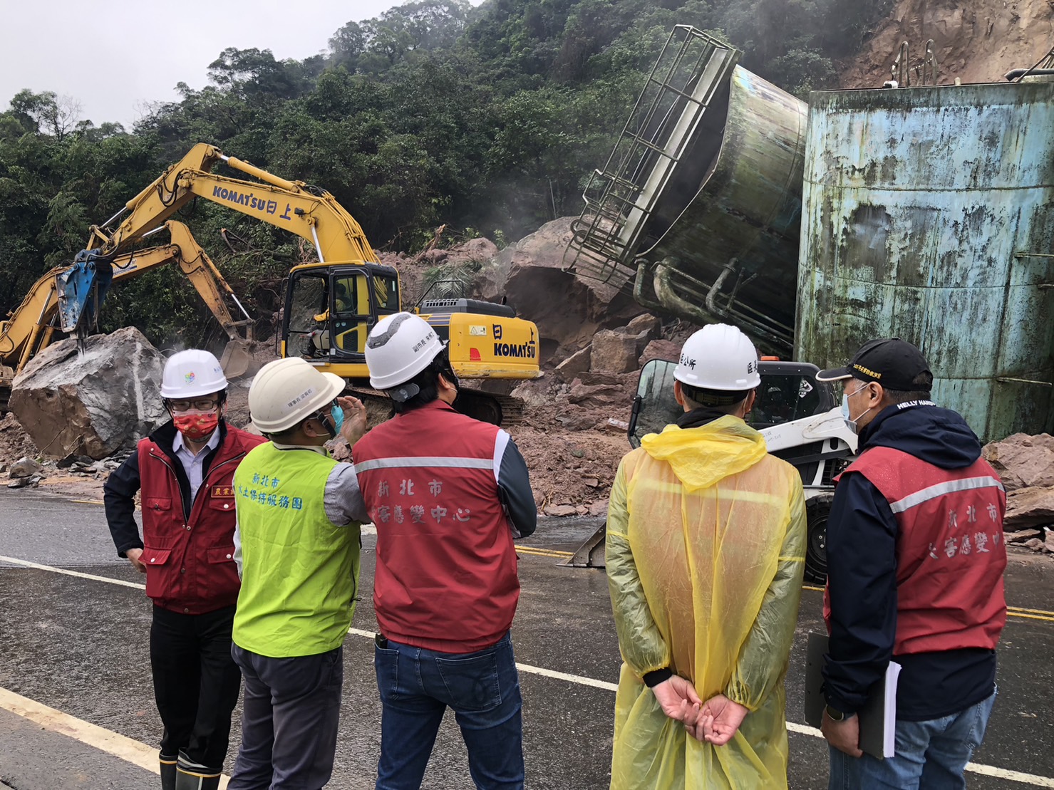 今年2月陽金公路崩塌時，由水土保持服務團梁宥崧技師赴現場勘查，第一時間協助現場分析災況，建議移除邊坡危石、加強臨時排水通路，供公路總局後續災害復建工程整治參考