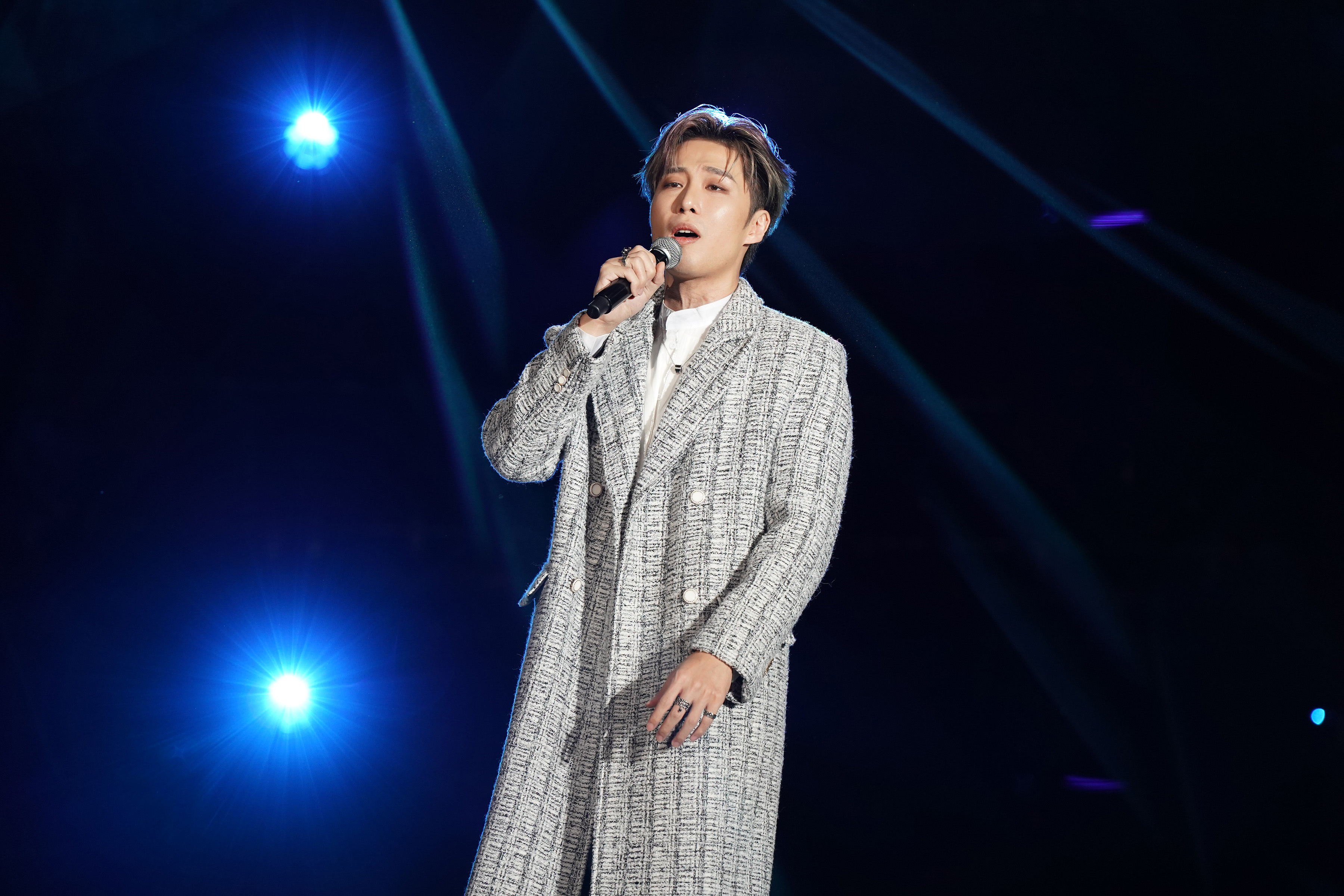 李東軒深情演唱〈其實我&hellip;〉與〈對吧〉組曲。