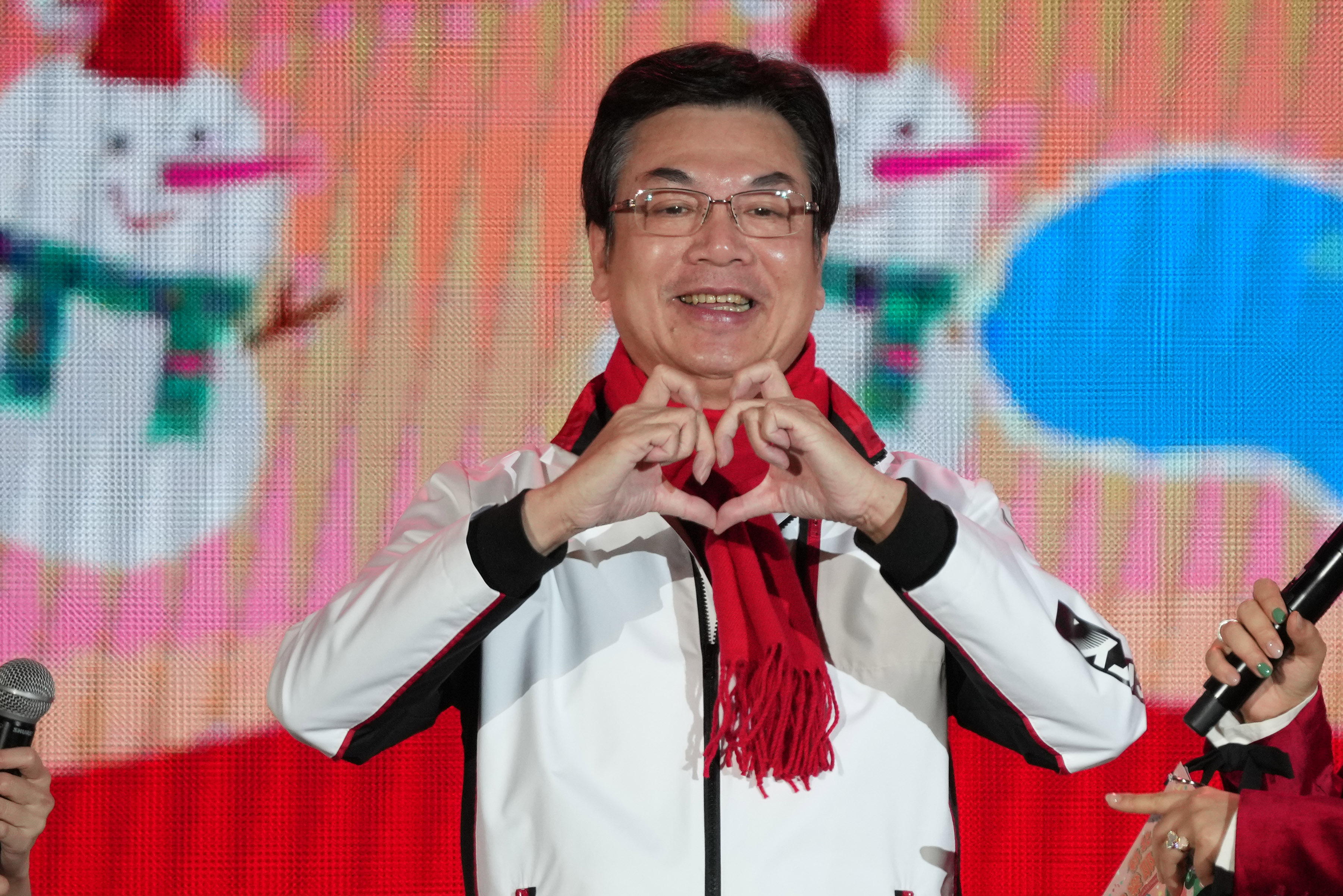  新北市劉和然副市長代理市長親臨巨星耶誕演唱會現場與大家同樂。
