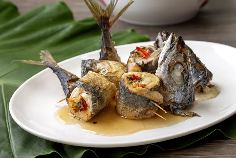 漁村媽媽張寶珠的創意料理「鯖身細魚」