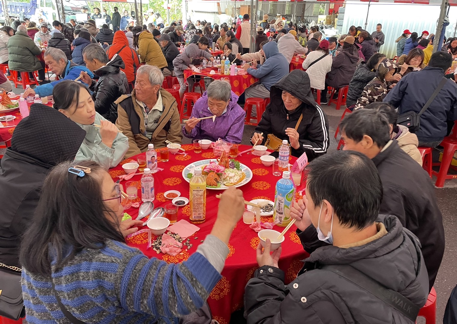  淡水關懷弱勢協會席開102桌 邀北海岸地區弱勢民眾一起圍爐