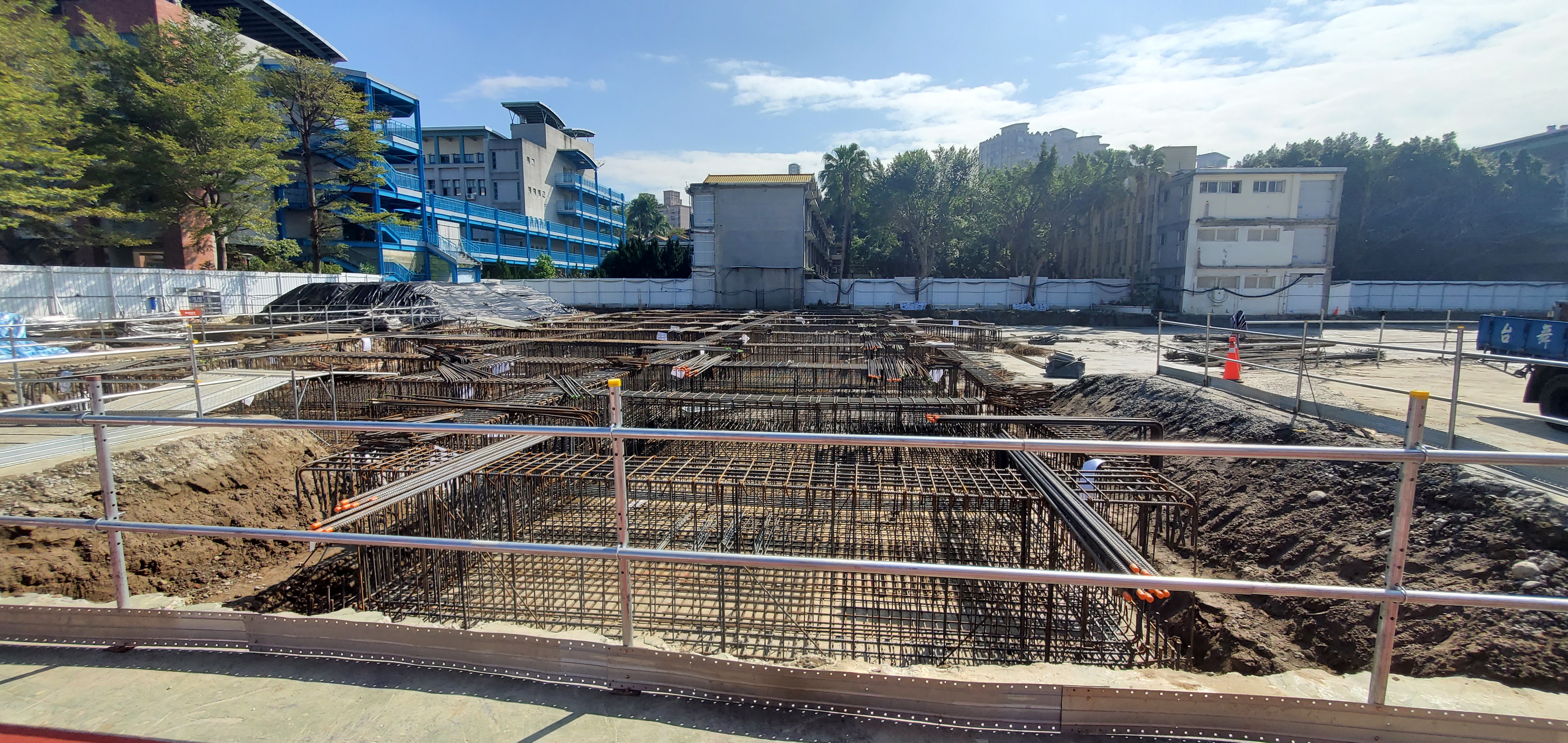 板橋國中校舍改建暨增設新月旗艦型幼兒園興建工程基地.jpg