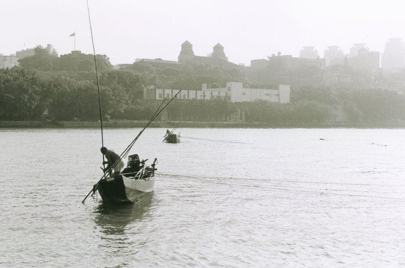 圖1_早期淡水漁民採集文蛤珍貴畫面 (淡水區漁會提供)