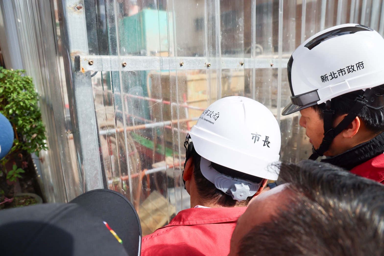 侯友宜關心工地補強作業，指示謹慎確實檢測房屋受損情形