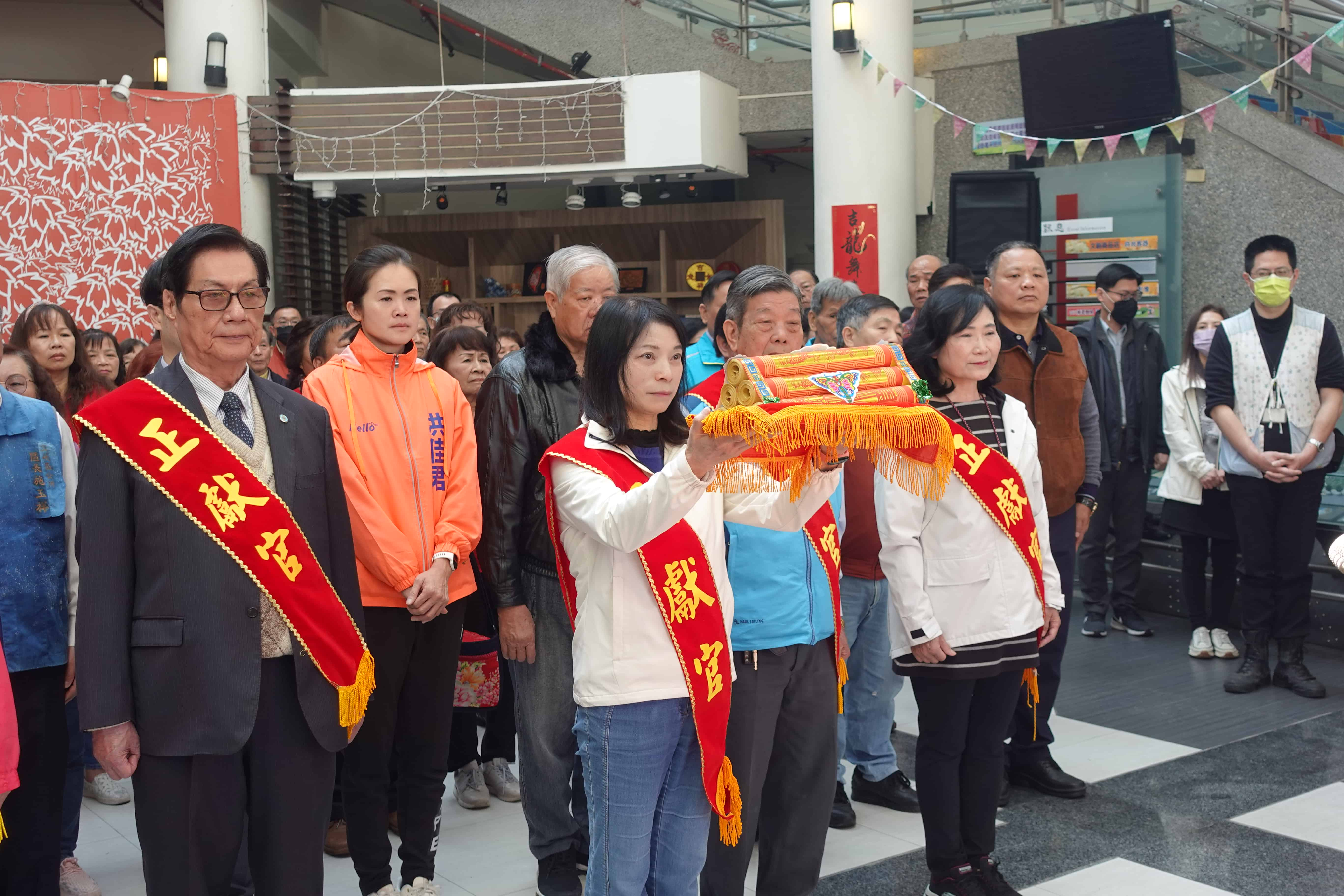 新北市客家局局長率客家社團理事長及鄉親祭祀女媧及天宮