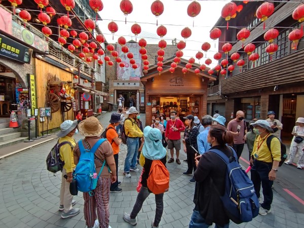 3月「九份舊情風華路線」即日起開放報名，在輕便路、昇平戲院、頌德公園、基山街、豎崎路等著名地標下，探訪聚落舊風情新風華