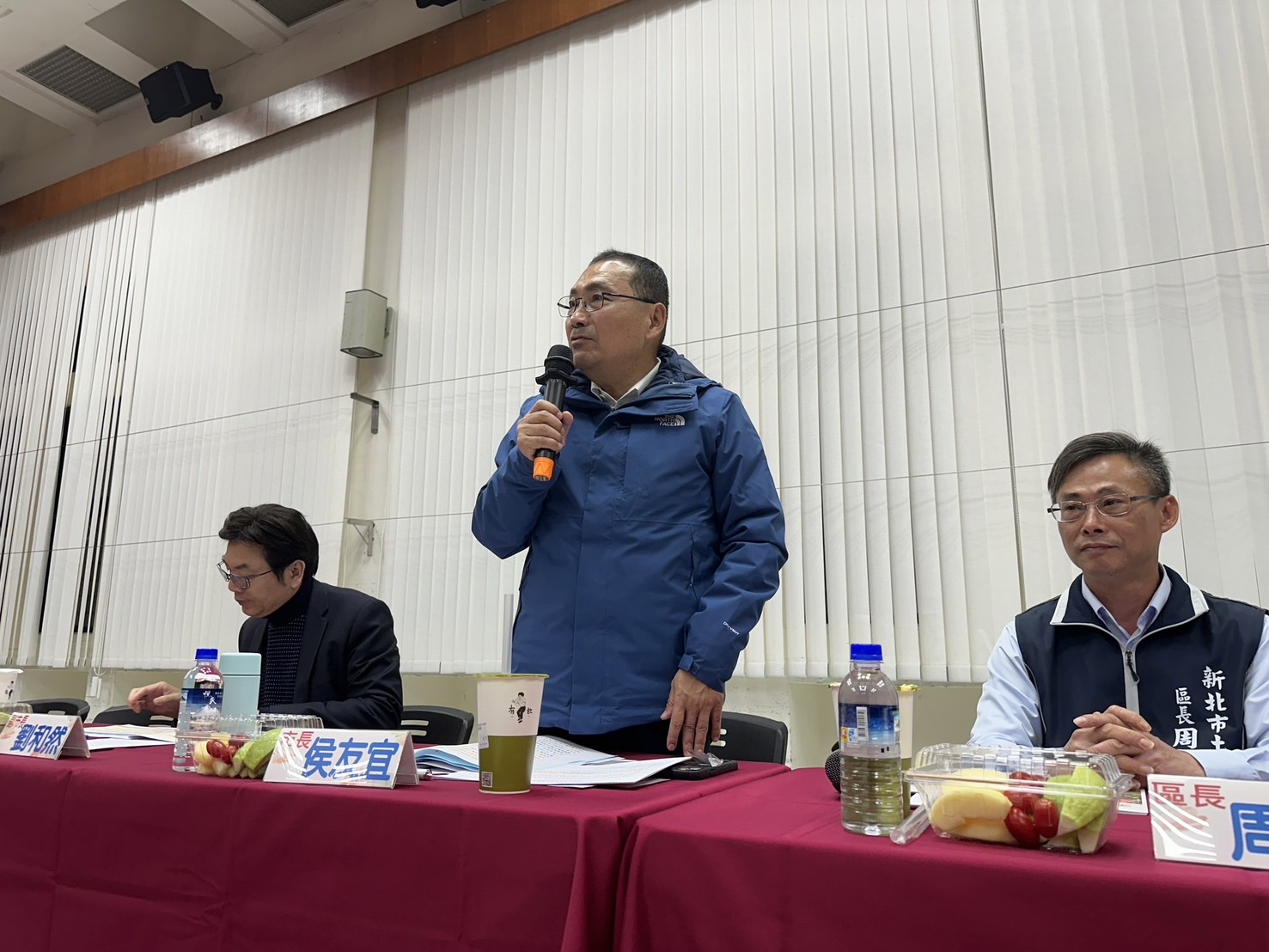 新北市長侯友宜今(7)日至土城行動治理，其於會中表示，土城位於板南線、萬大樹林線、泰板輕軌的中心，相信將來交通建設完善，再加上新北地檢署、土城看守所、女子監獄等遷移至土城司法園區後，未來的發展無窮。