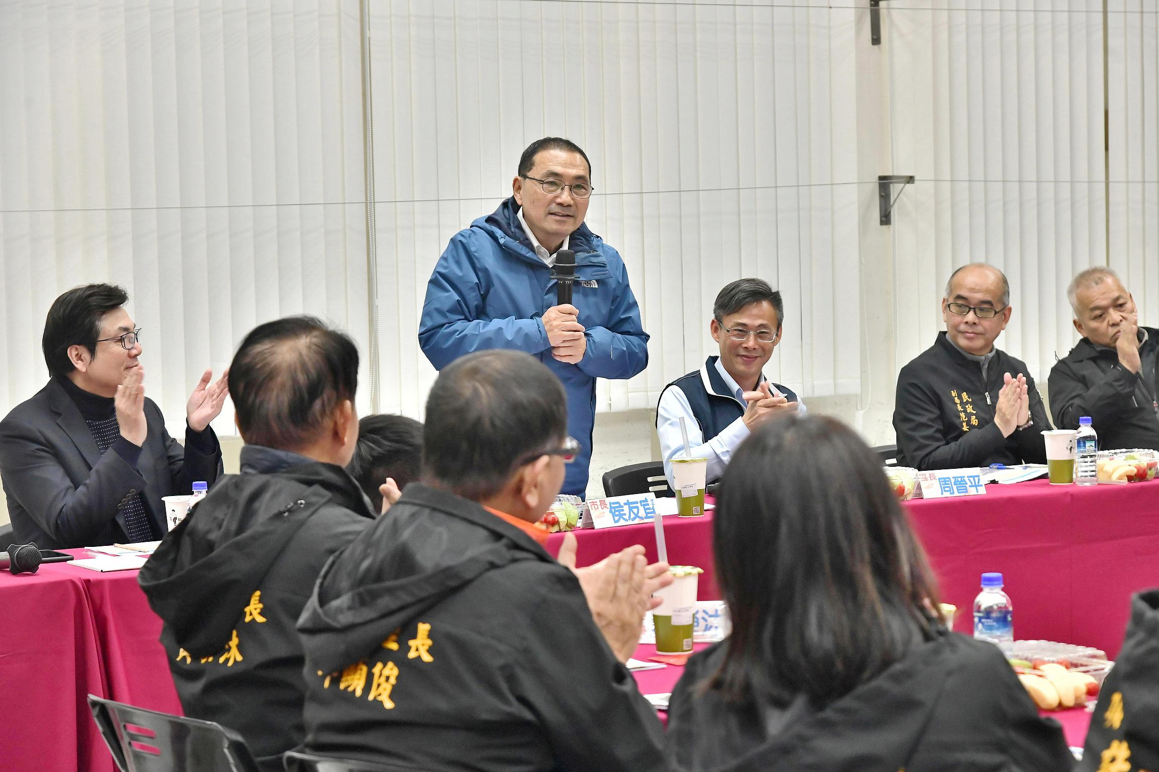 侯友宜市長今（7）日率市府團隊至土城區進行行動治理座談會。