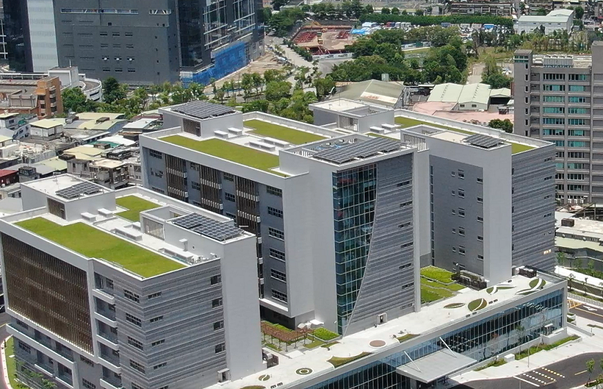 設置太陽光電發電系統不只有長達20年穩定售電收入，還具有隔熱降溫效果。