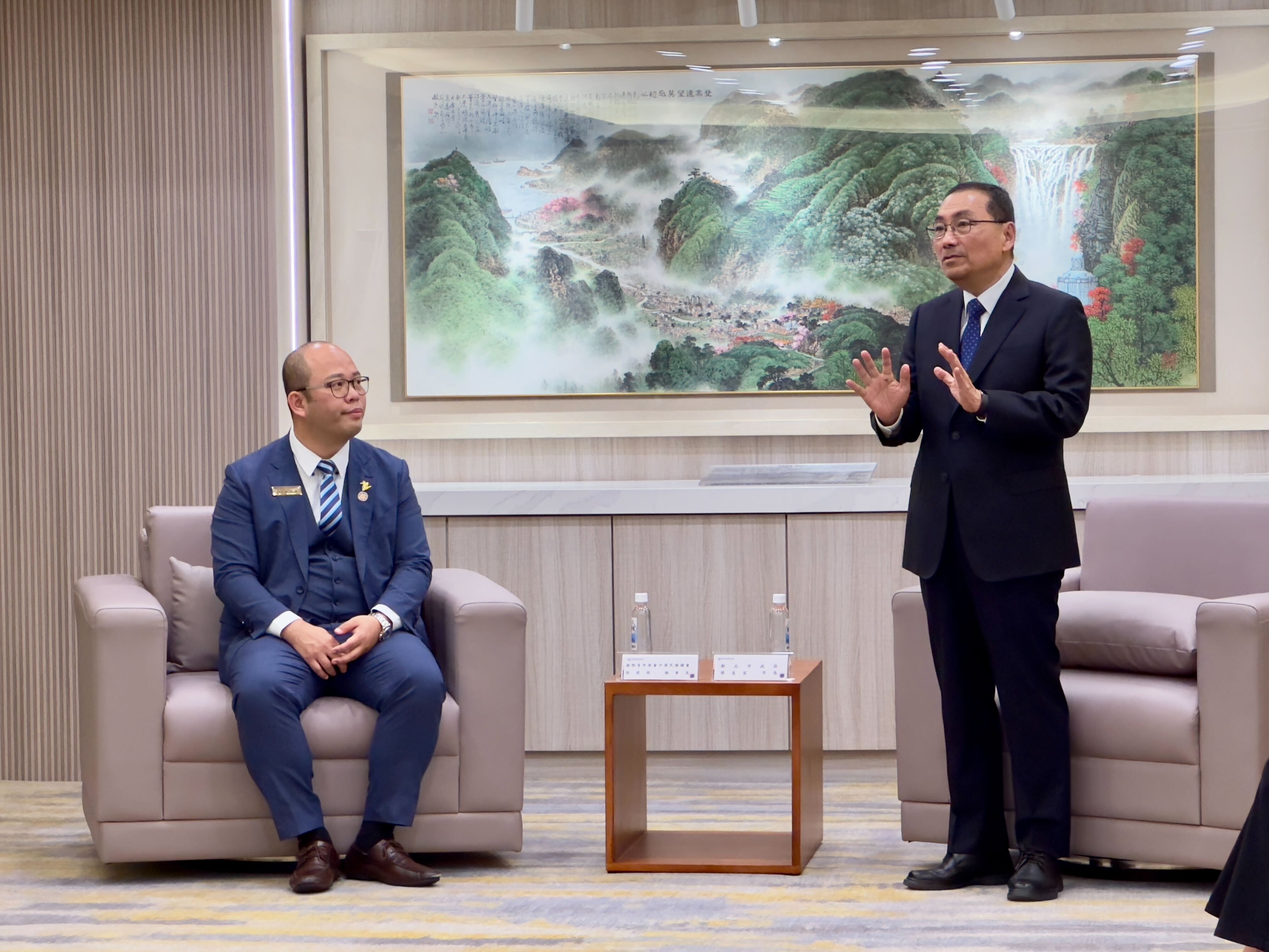 新北市長侯友宜感謝青商會與新北市政府長期合作，是市府重要的夥伴。