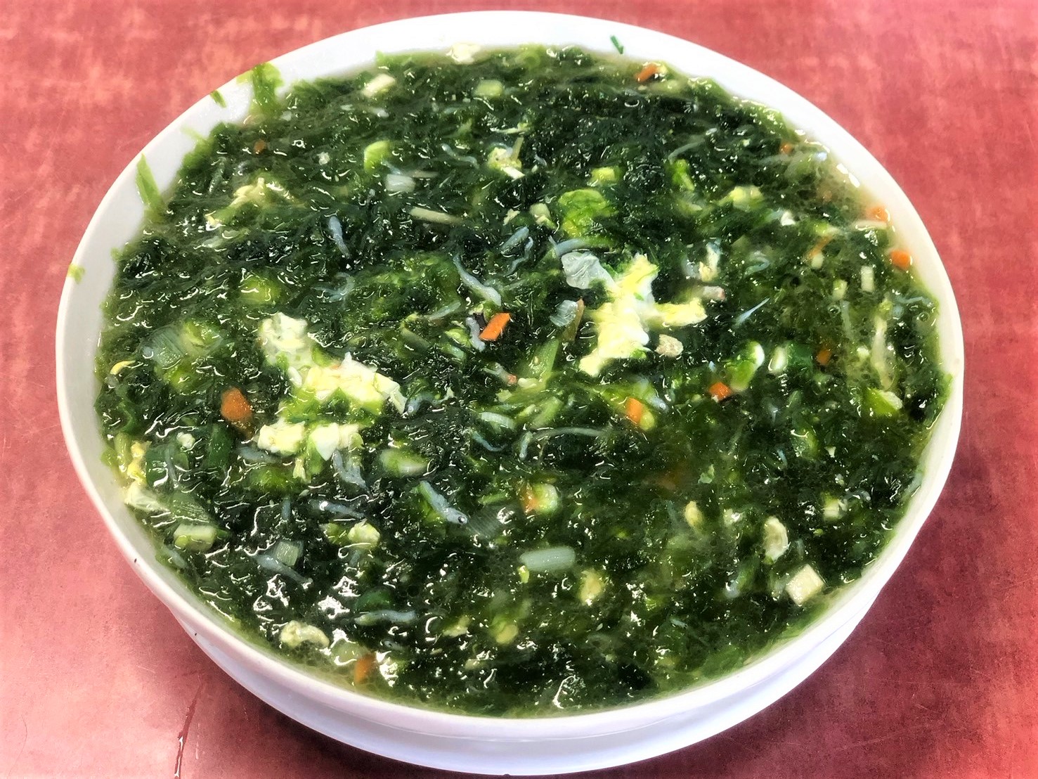 「魩仔青海菜蛋花湯」入口滑順，藻香十足