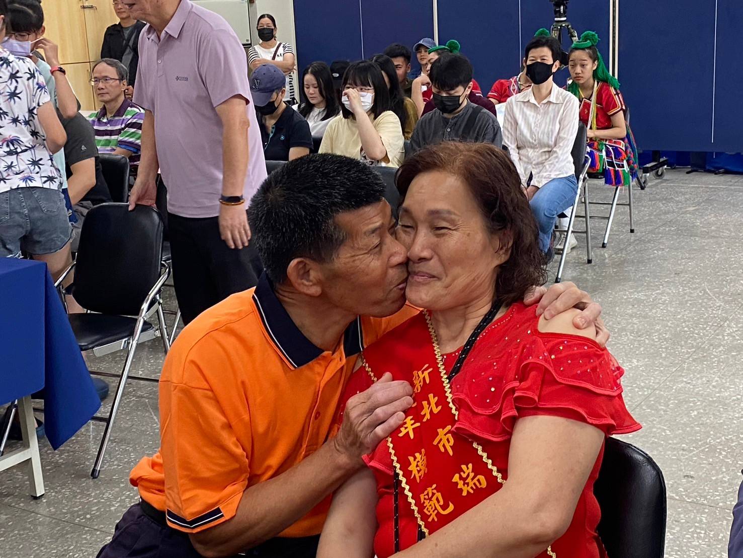 給母親的溫情之吻3