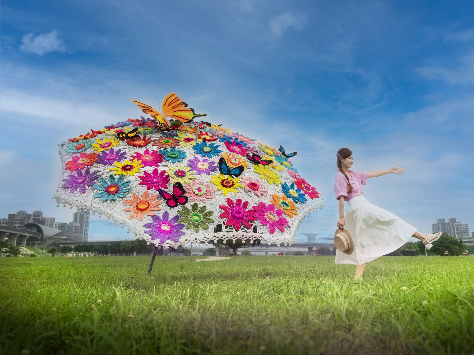 編織藝術家-楊海茜的全新夢幻創作 將繁花盛開的美景一躍花傘上