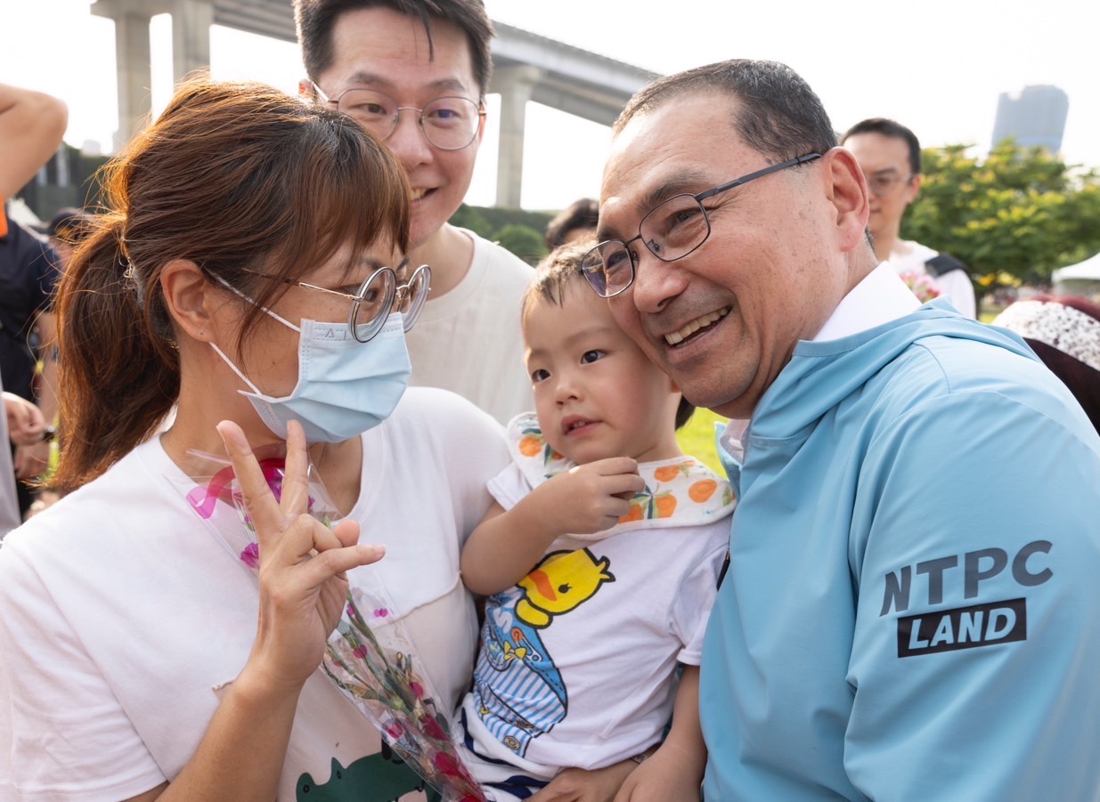 市長侯友宜與小朋友及媽媽一起度過母親節感恩週末