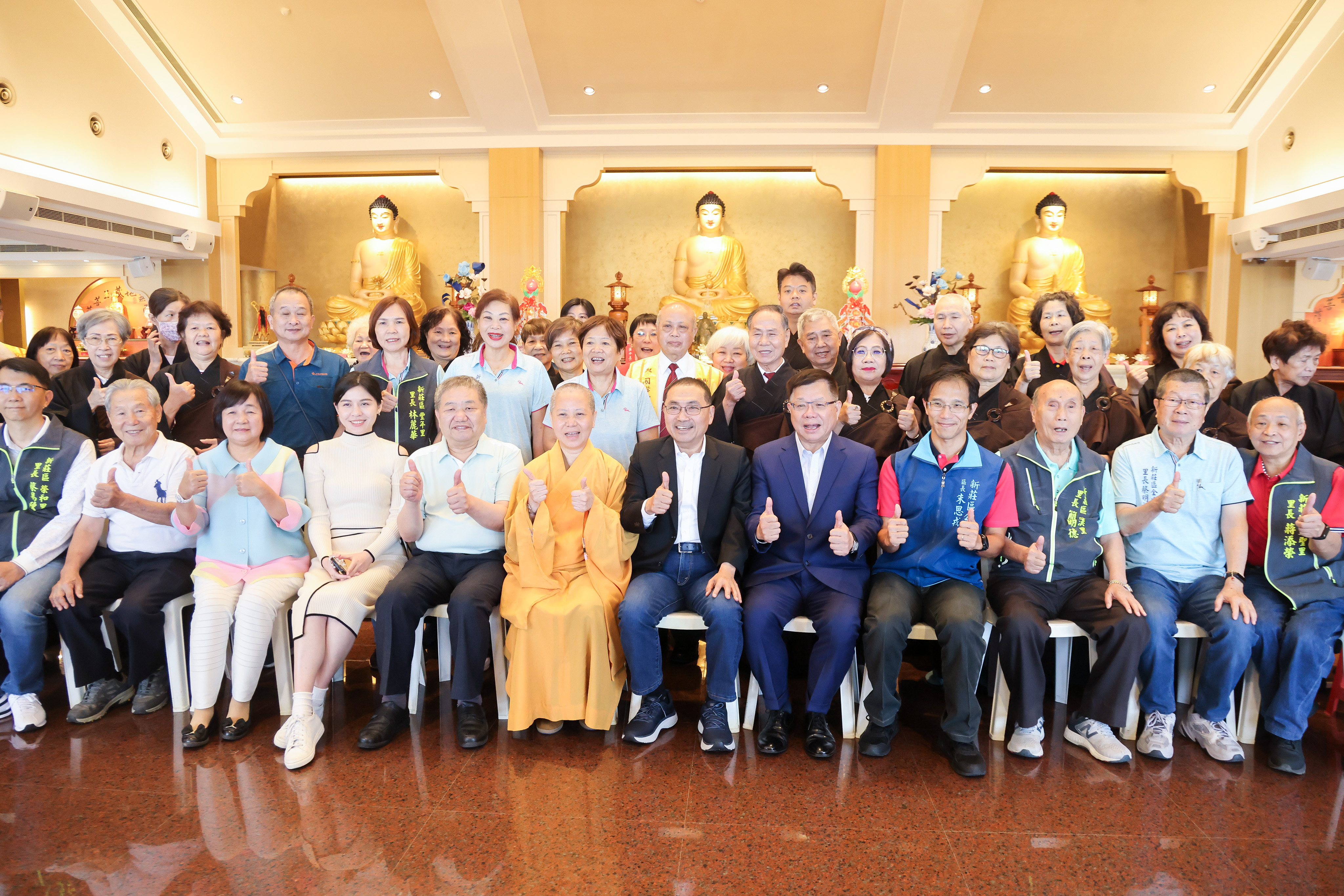 釋迦牟尼聖誕千秋，侯友宜今(15)日赴佛光山擇善寺參拜祈福。