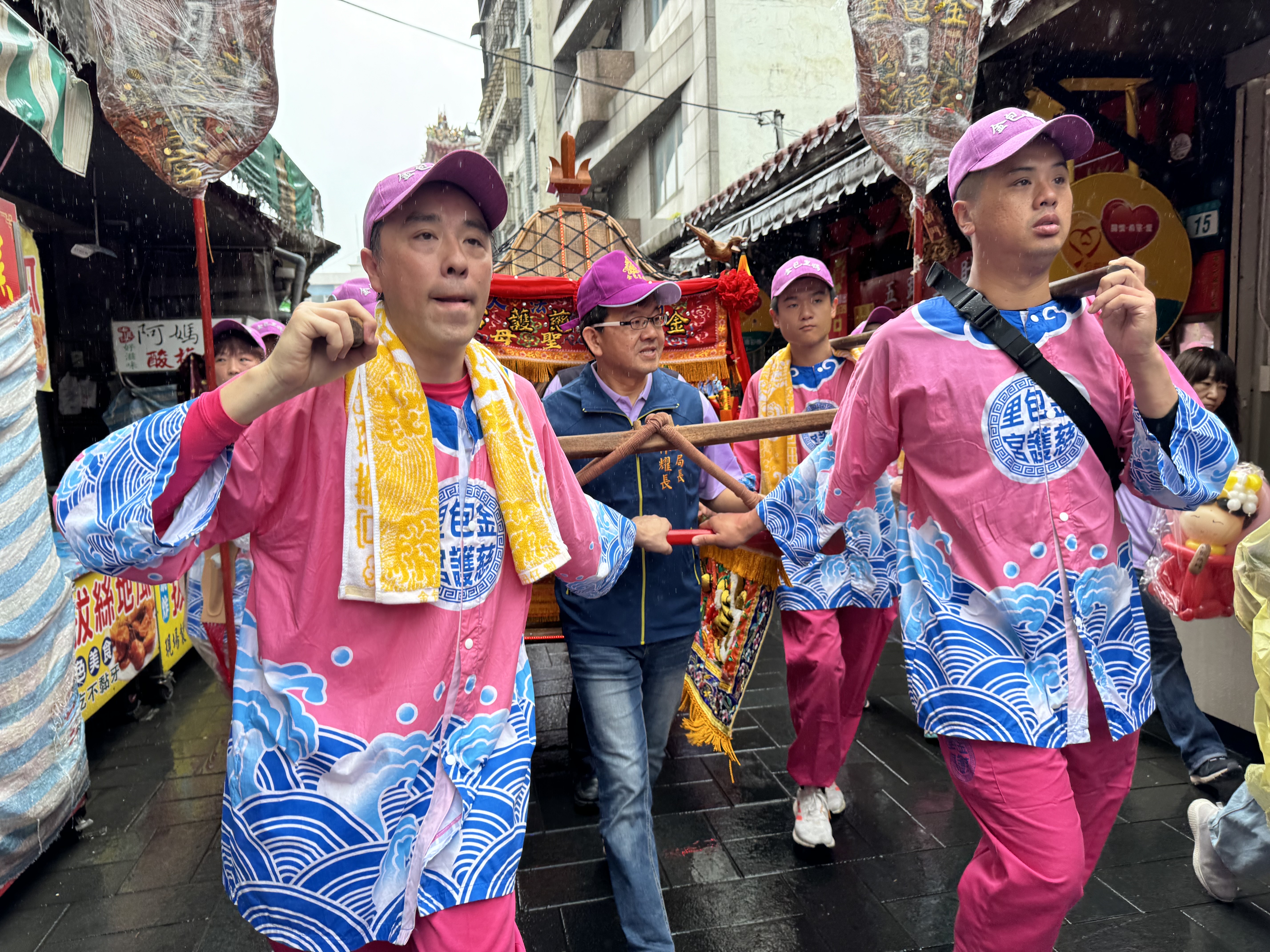 03.新北市民政局長林耀長（中）23日參加金包里慈護宮舉行的「北海岸傳奇媽祖文化祭—金