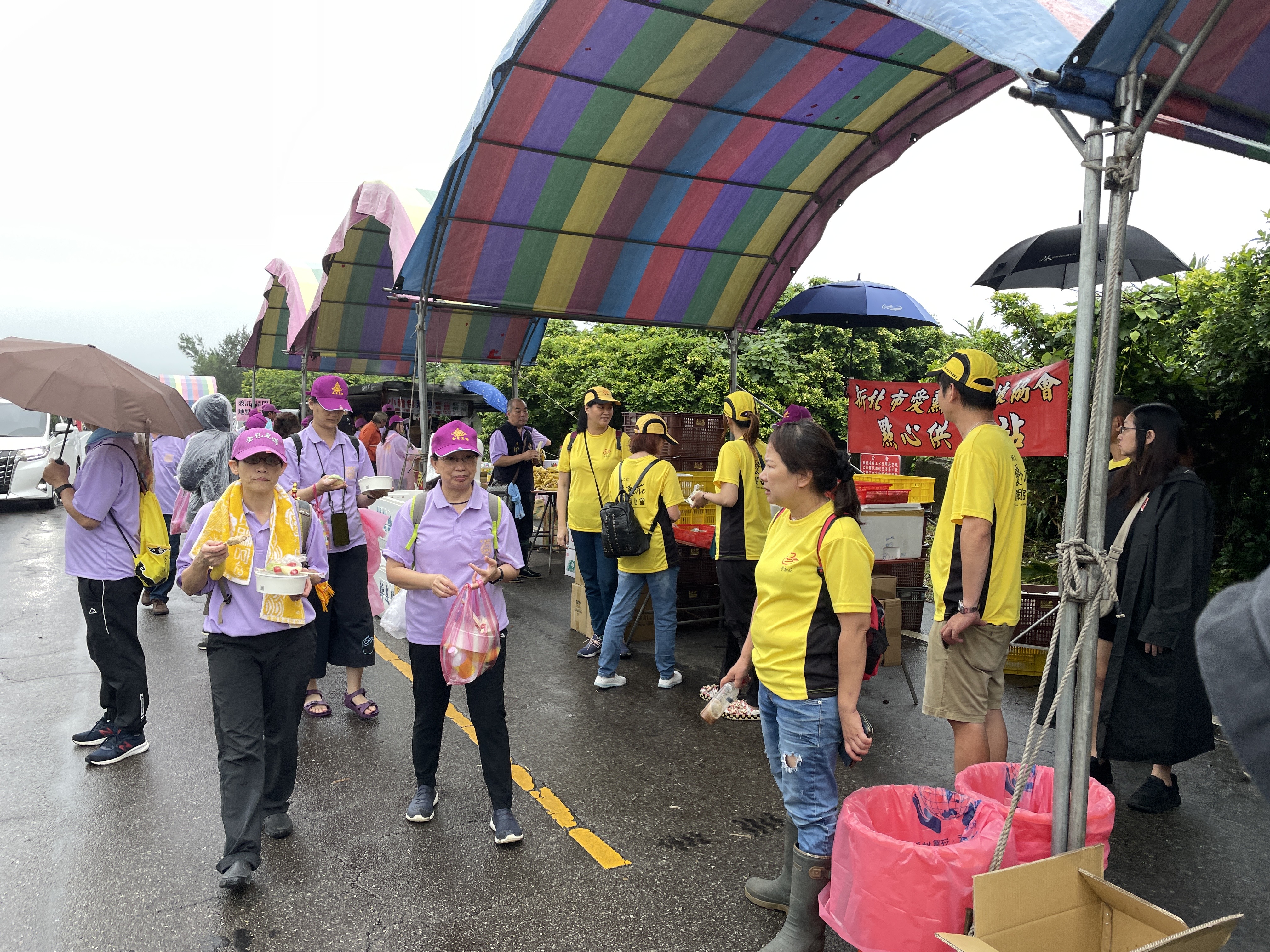 06.沿途設置有補給站，匯集多樣金山特色小吃
